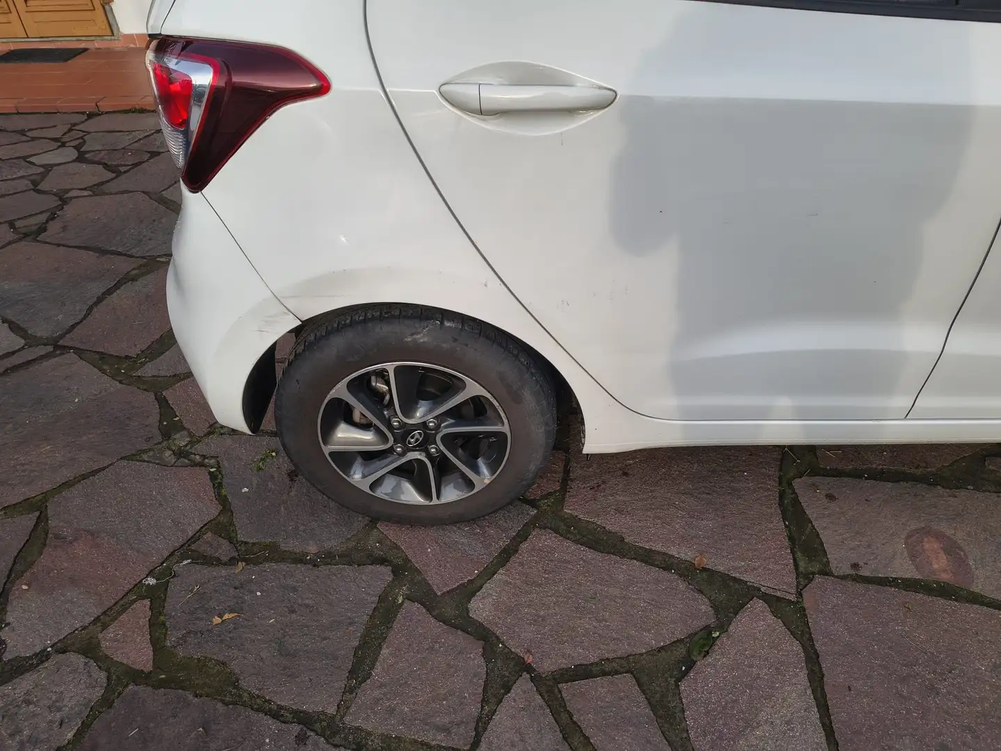 Hyundai i10 i10+1.0+Advanced+econext+Gpl Bianco - 2