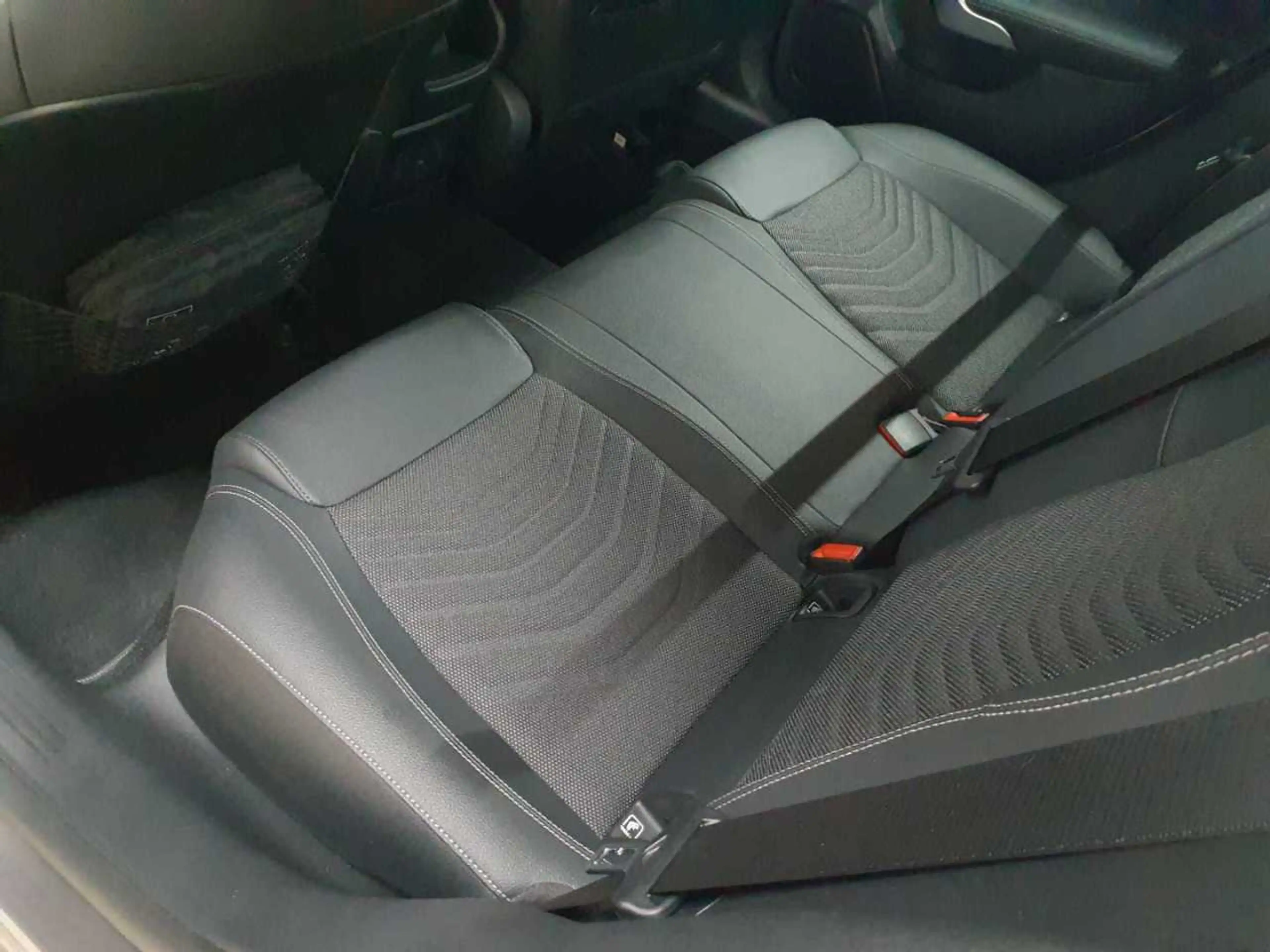 Mercedes-Benz CLA 220 CLA 220d 8G-Progressive KAM Totw. Temp — photo 8