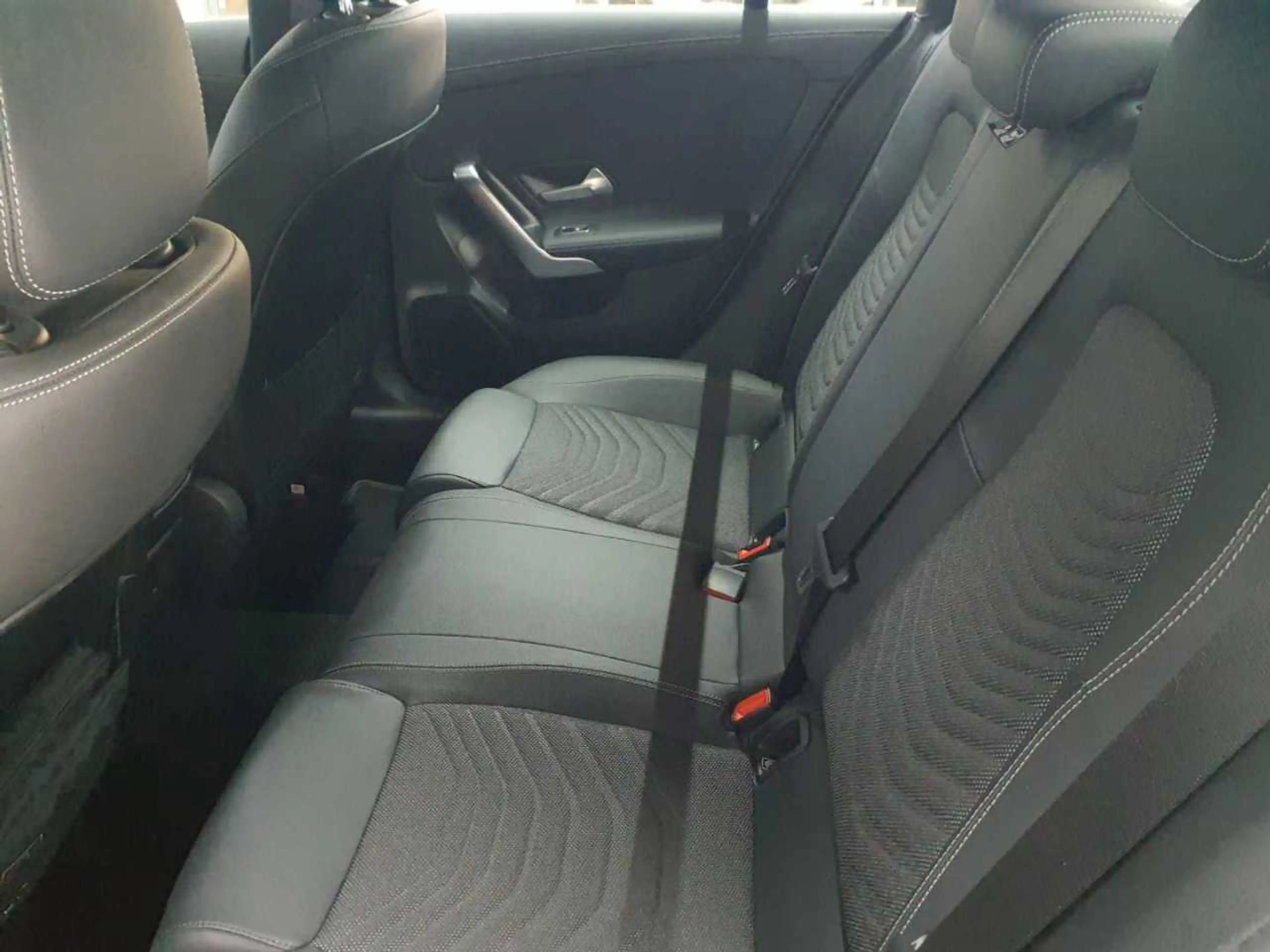 Mercedes-Benz CLA 220 CLA 220d 8G-Progressive KAM Totw. Temp — photo 7