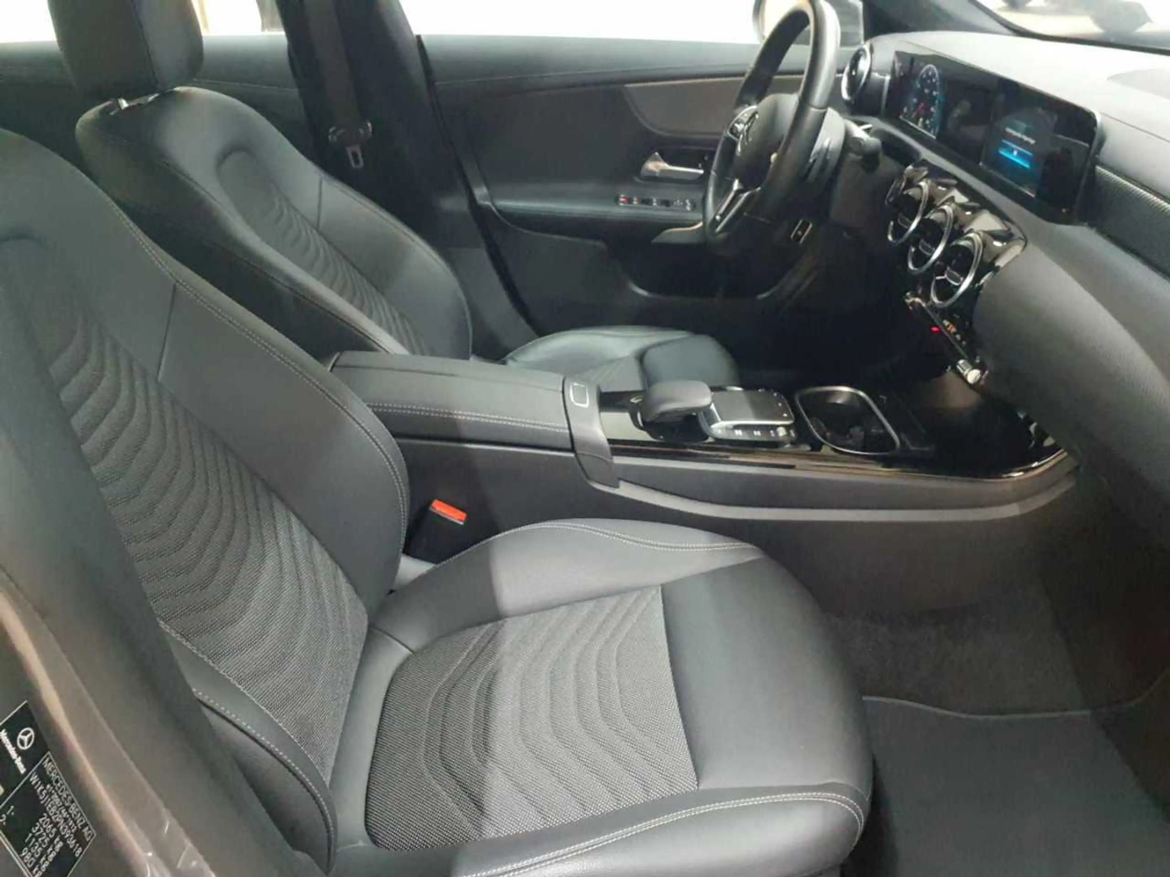 Mercedes-Benz CLA 220 CLA 220d 8G-Progressive KAM Totw. Temp — photo 11