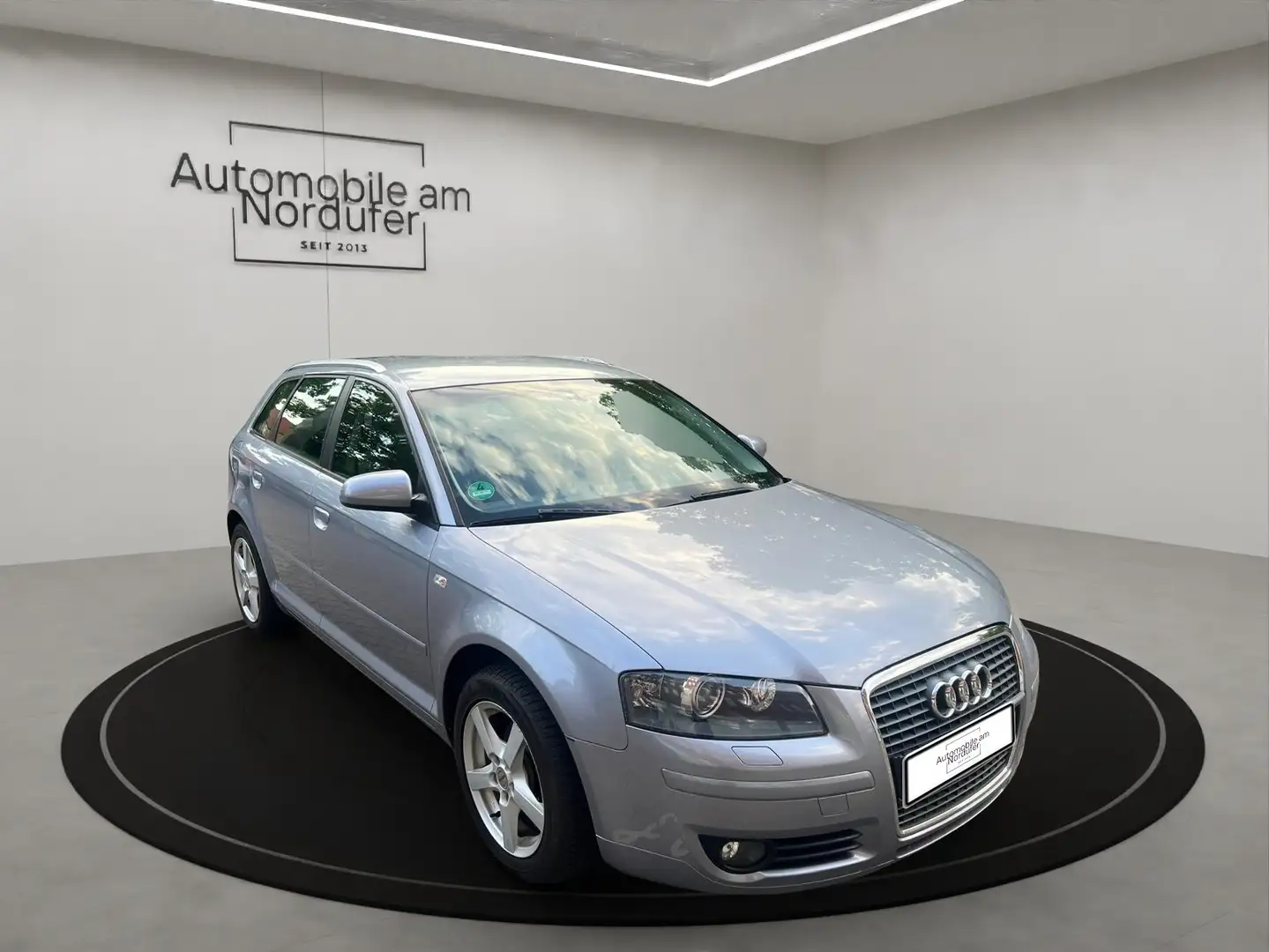 Audi A3 2.0 FSI Aut.-Steuerkette Nockenwelle neu-Navi-Xeno Grau - 2