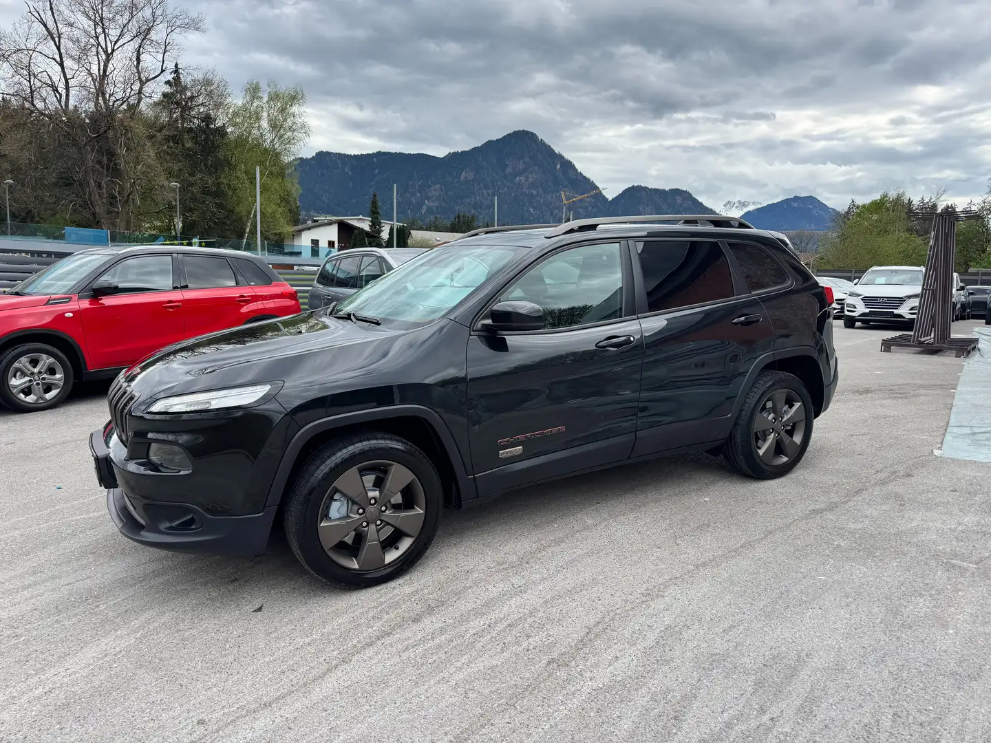 Jeep Cherokee Limited 4WD Schwarz - 1