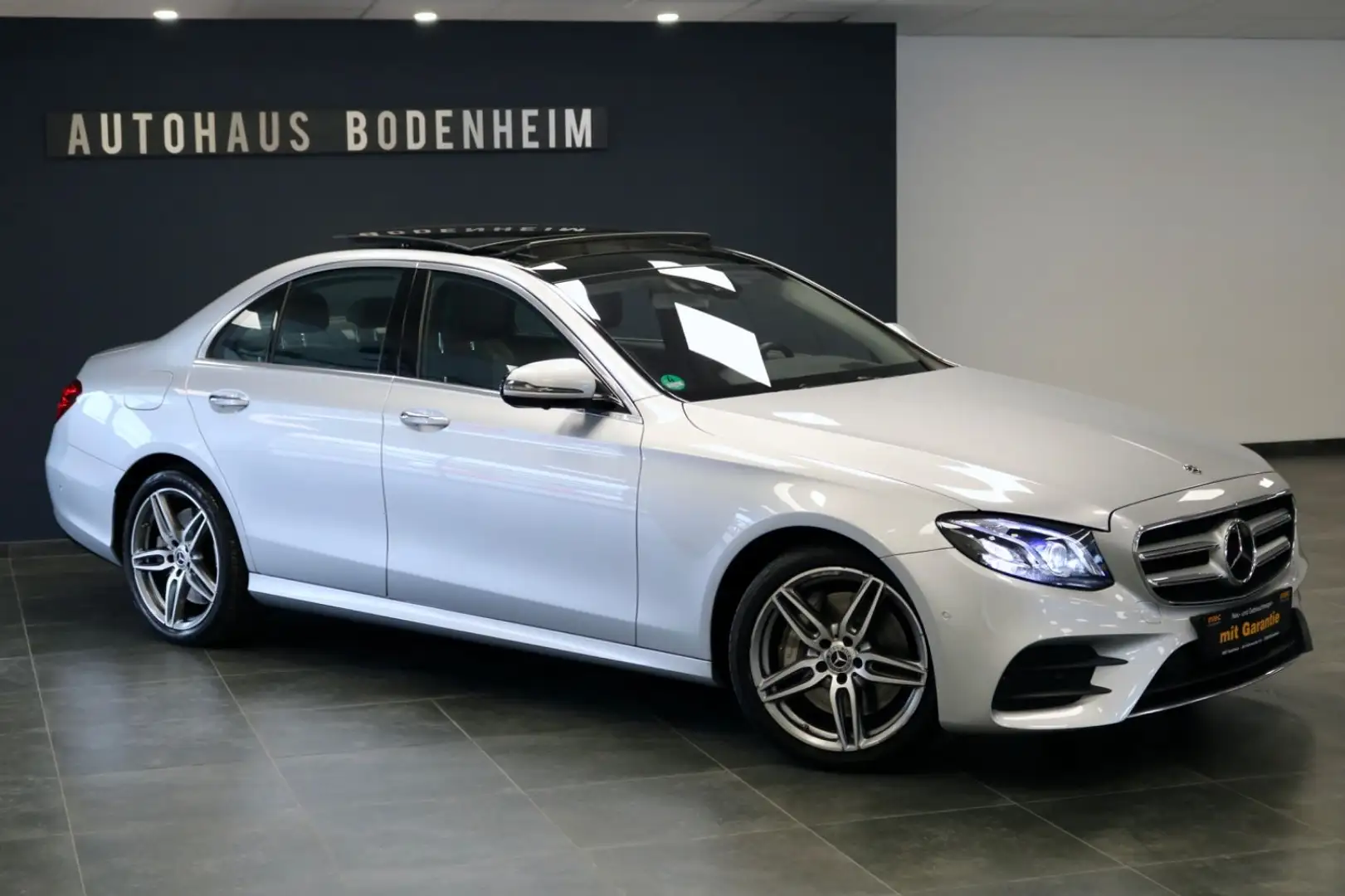 Mercedes-Benz E 400 Lim. 4Matic AMG-Lin /MASSAGE/360/PANO/SOFT Argent - 1