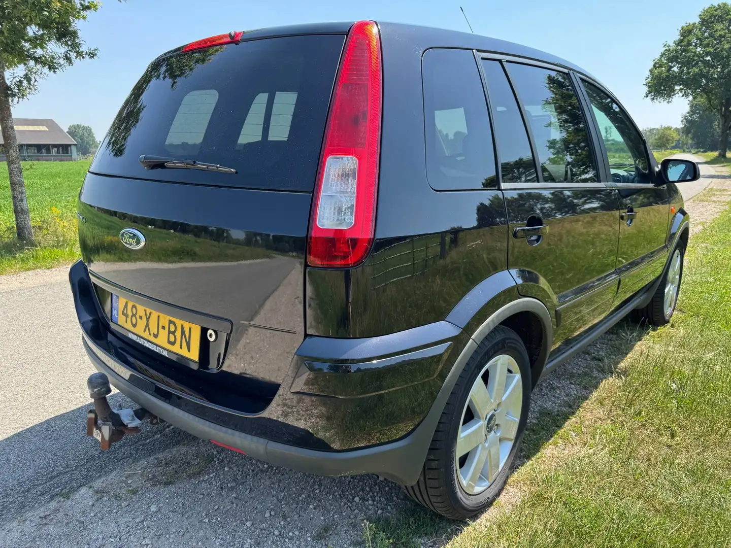 Ford Fusion 1.4-16V Futura met airco en trekhaak Schwarz - 2