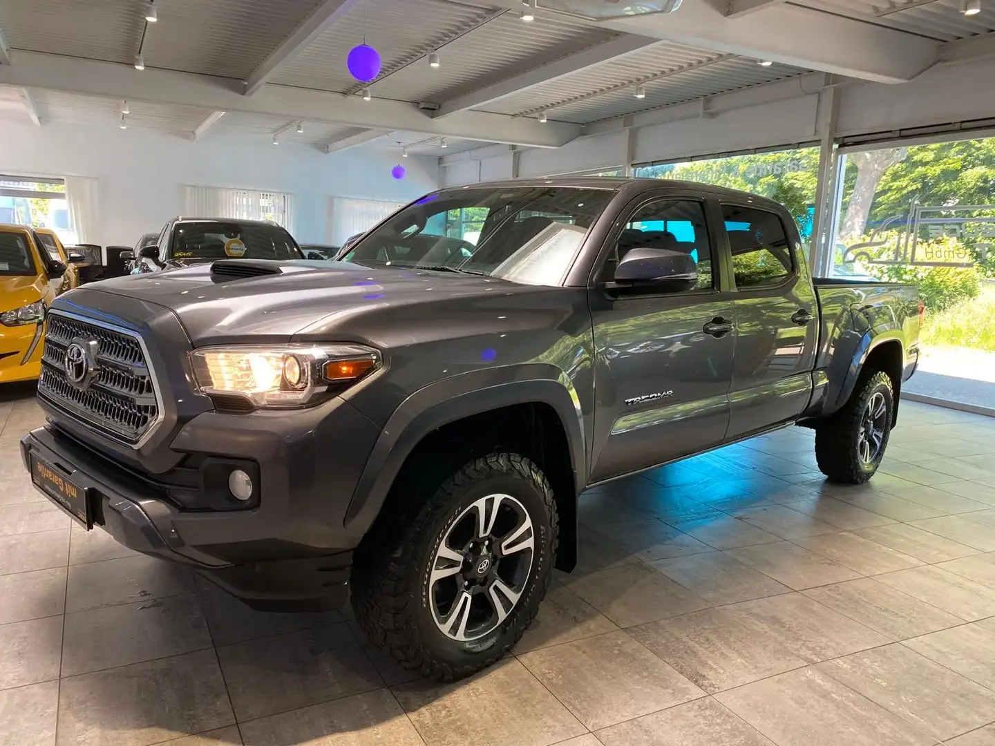 Toyota Tacoma TRD Offroad 4x4 Sport *Garantie* Grijs - 1