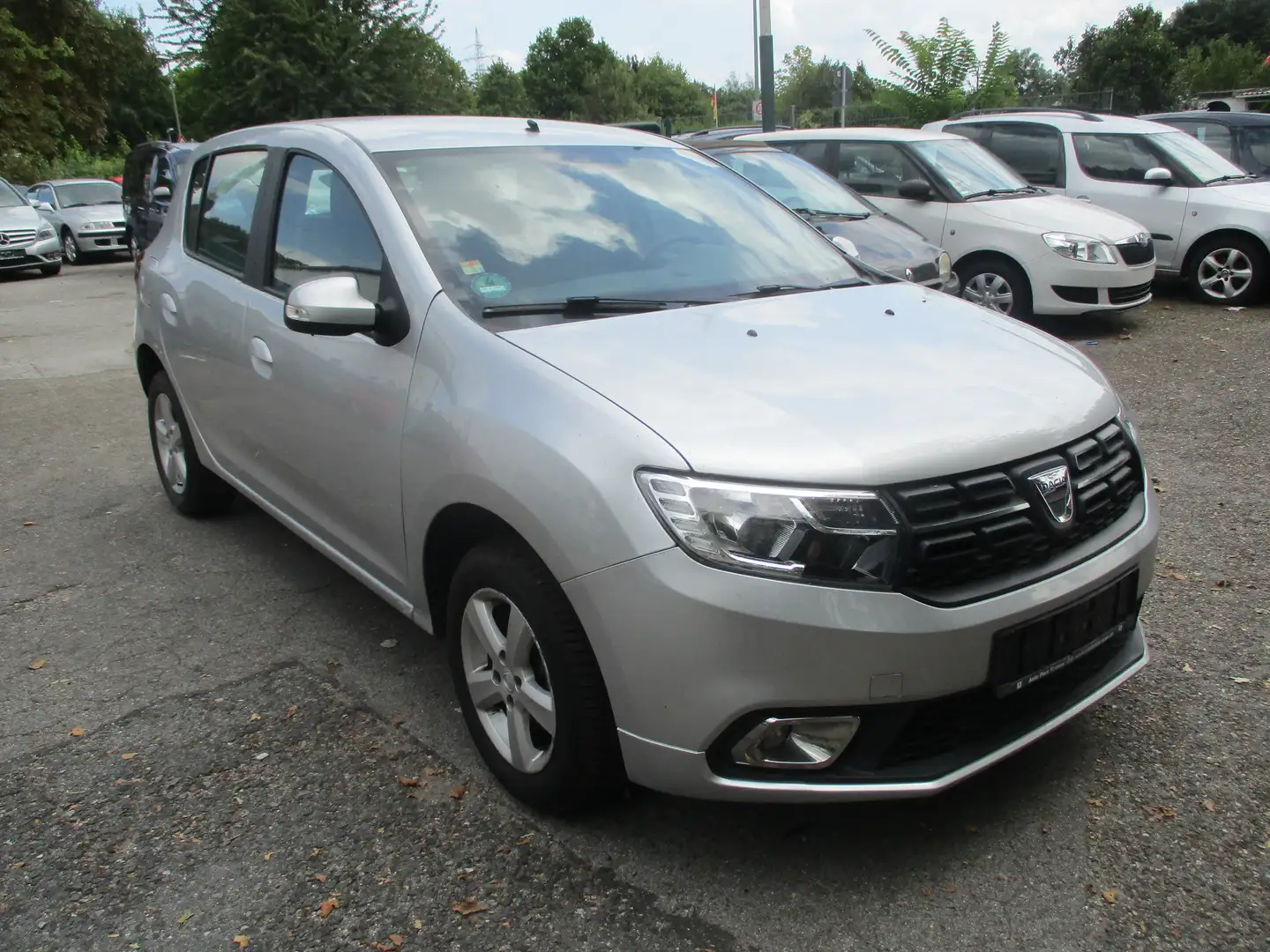 Dacia Sandero Essentiel Automatik - 1