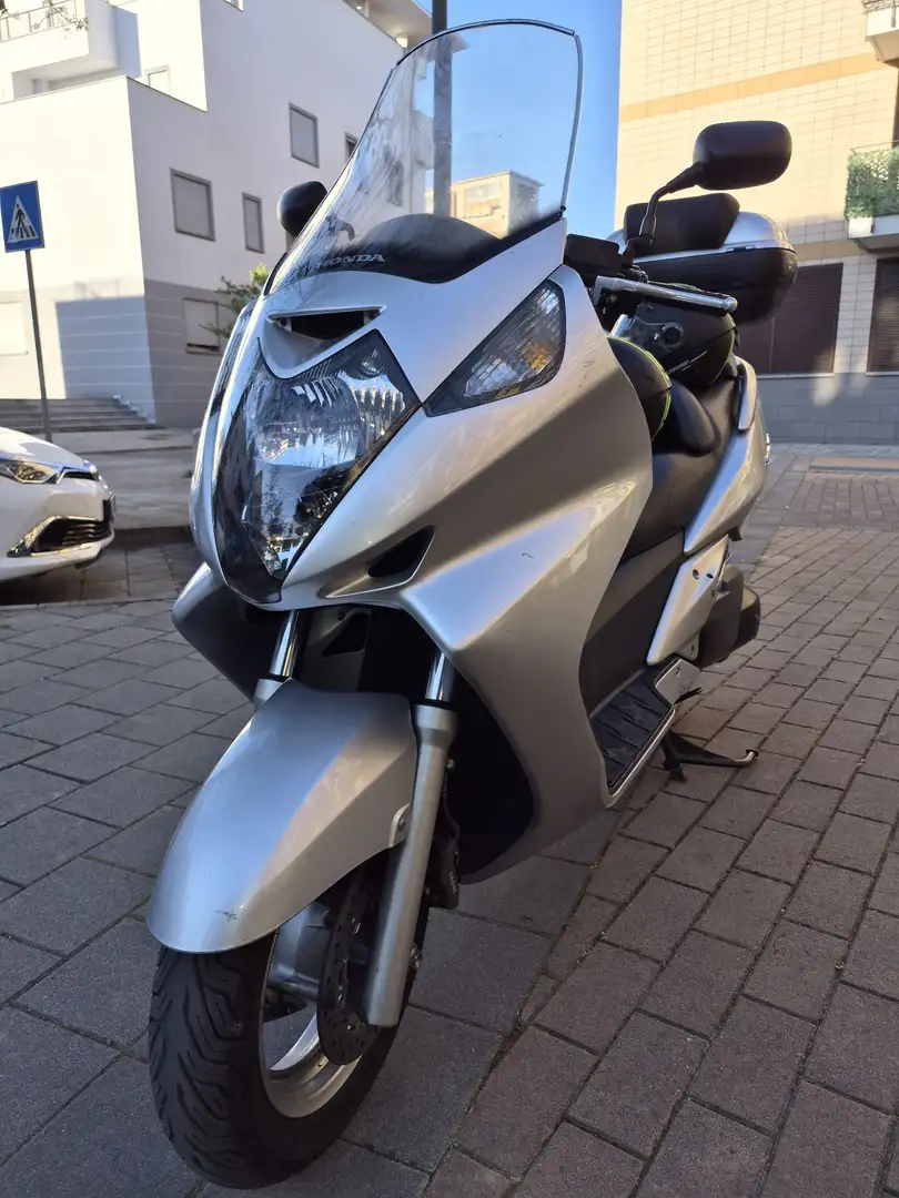Honda Silver Wing 600 - 1