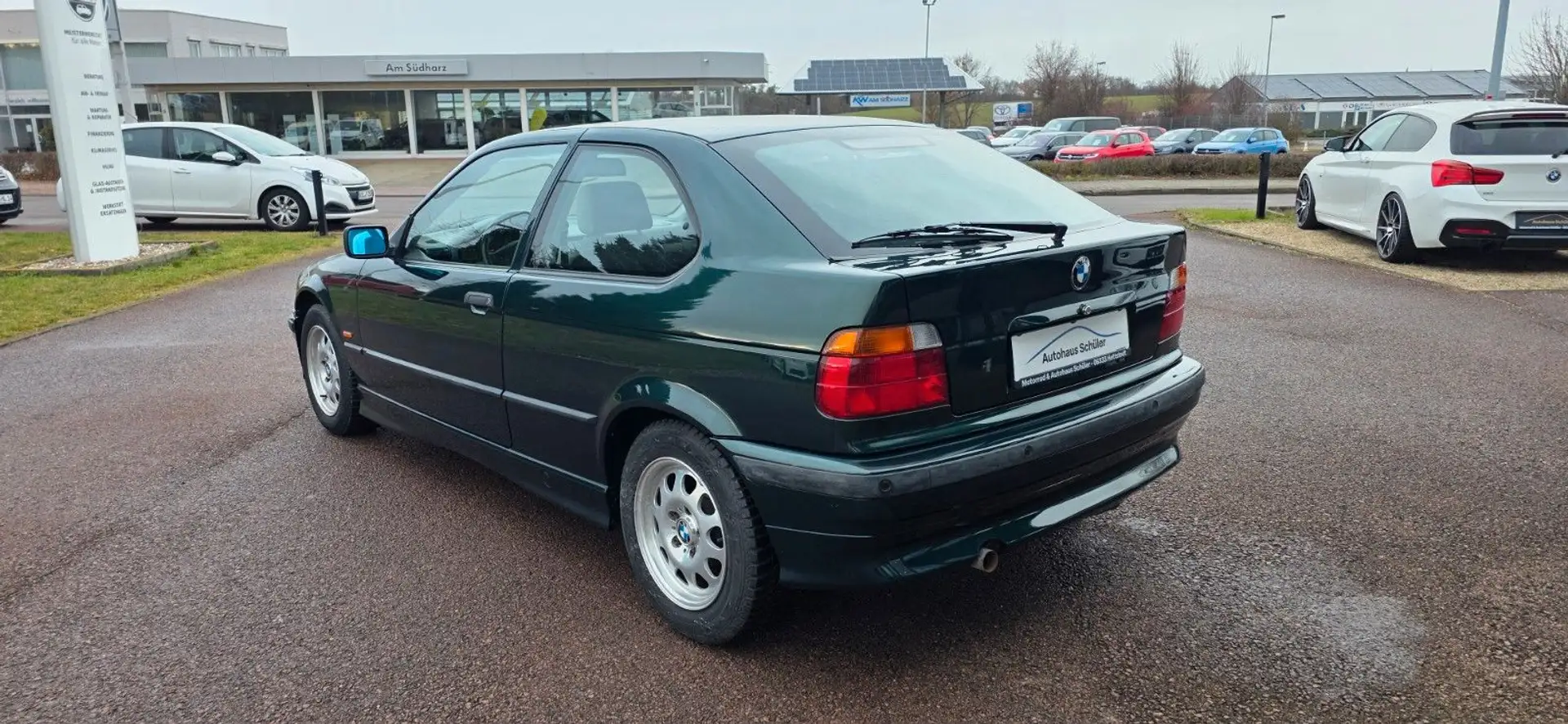 BMW 318 ti 1. HAND+Klima+PDC+EFH+SHZ+M-Sport+ Grün - 2