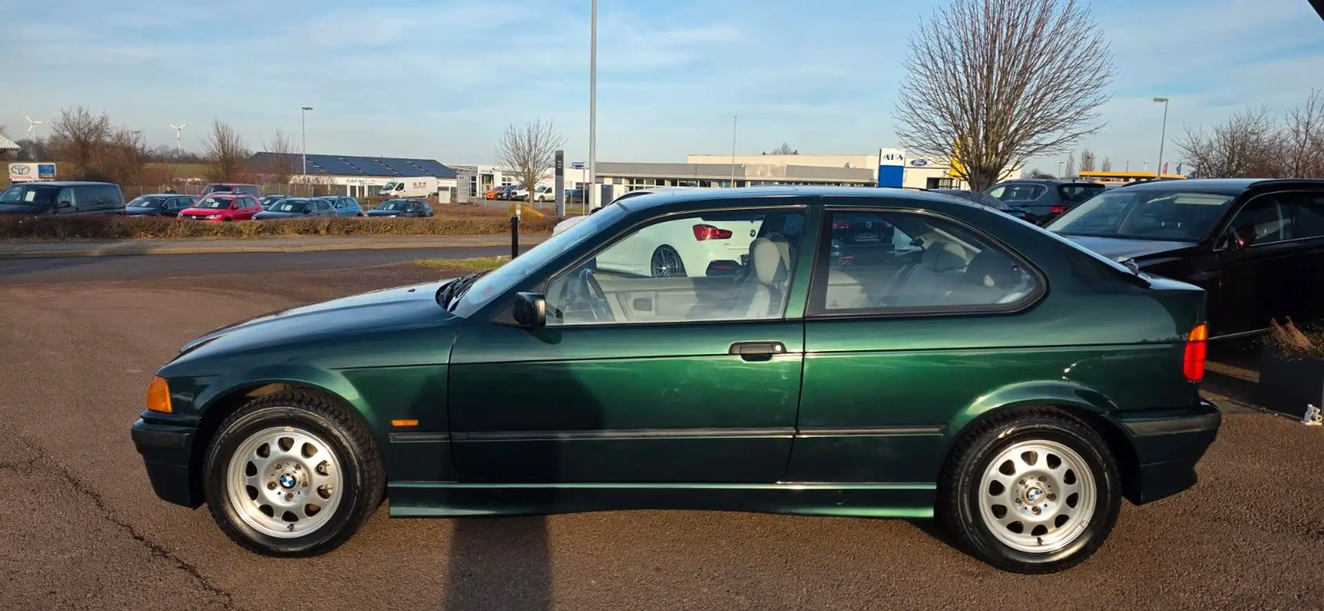 BMW 318 ti 1. HAND+Klima+PDC+EFH+SHZ+M-Sport+ Grün - 2