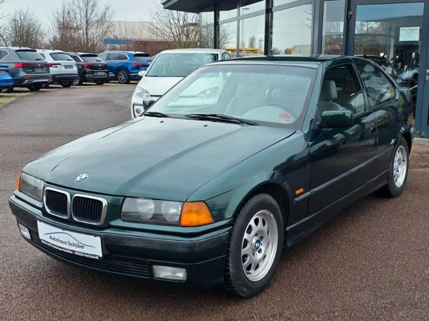 BMW 318 ti 1. HAND+Klima+PDC+EFH+SHZ+M-Sport+ Grün - 1