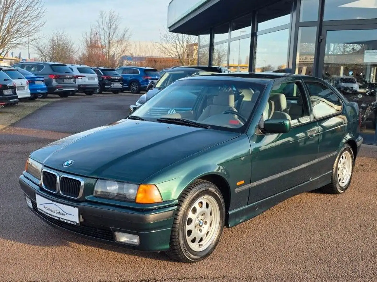 BMW 318 ti 1. HAND+Klima+PDC+EFH+SHZ+M-Sport+ Grün - 1