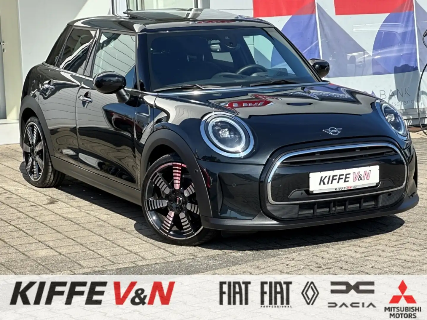 MINI Cooper 5-Türer Yours Trim PANO KAMERA HUD LEDER Schwarz - 1