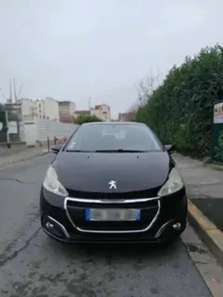 Peugeot 208 208 — photo 2