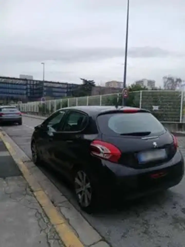 Peugeot 208 208 — photo 3