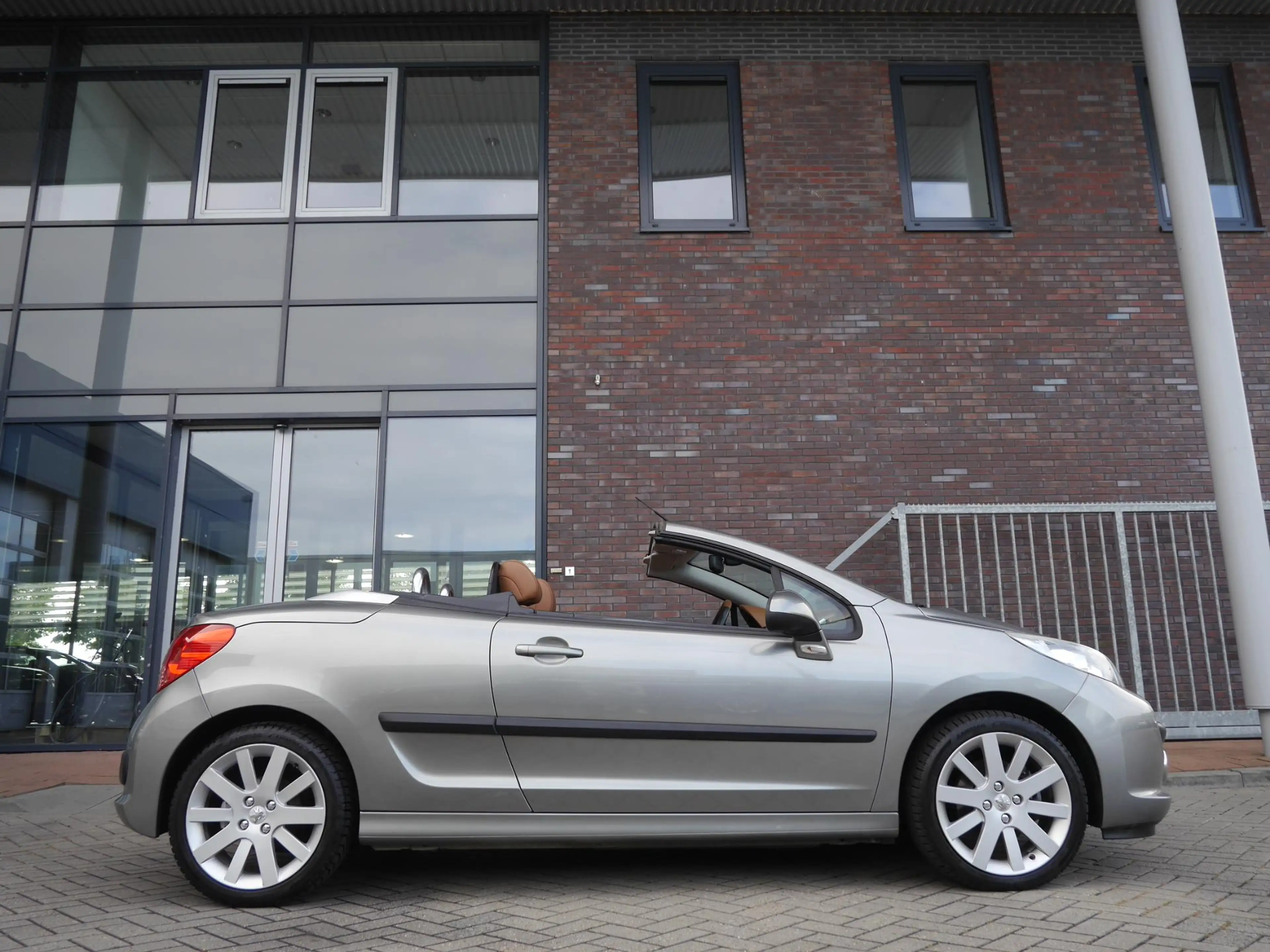 Peugeot 207 CC 1.6-16V T Féline | Cabrio | Hardtop | 150 PK | — photo 3