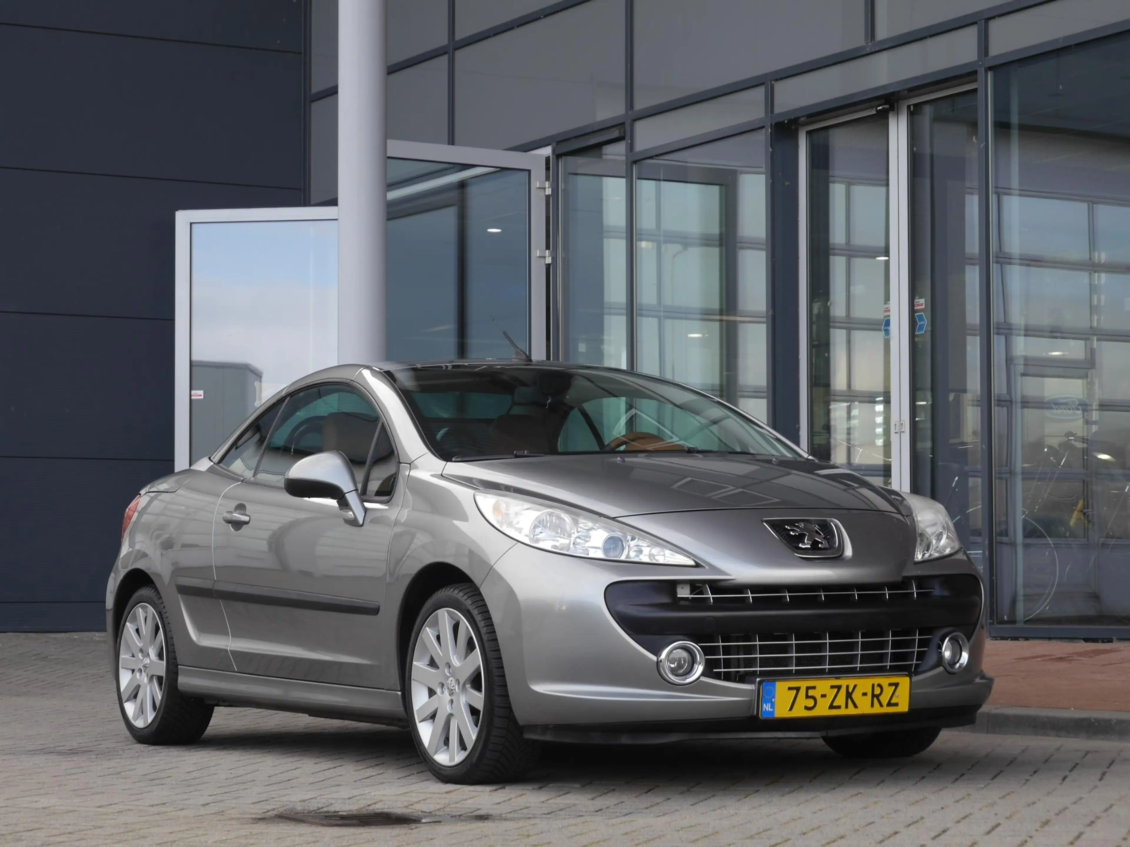 Peugeot 207 CC 1.6-16V T Féline | Cabrio | Hardtop | 150 PK | — photo 2