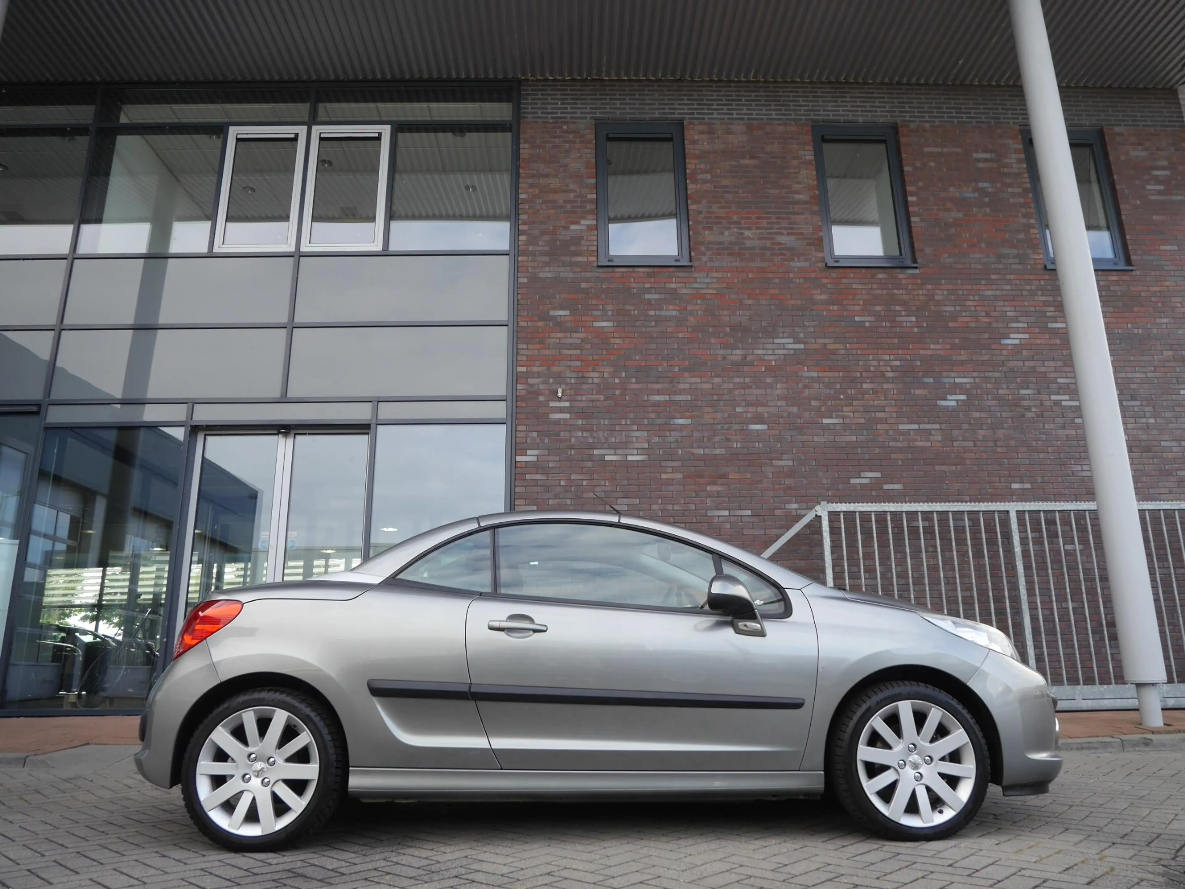 Peugeot 207 CC 1.6-16V T Féline | Cabrio | Hardtop | 150 PK | — photo 4