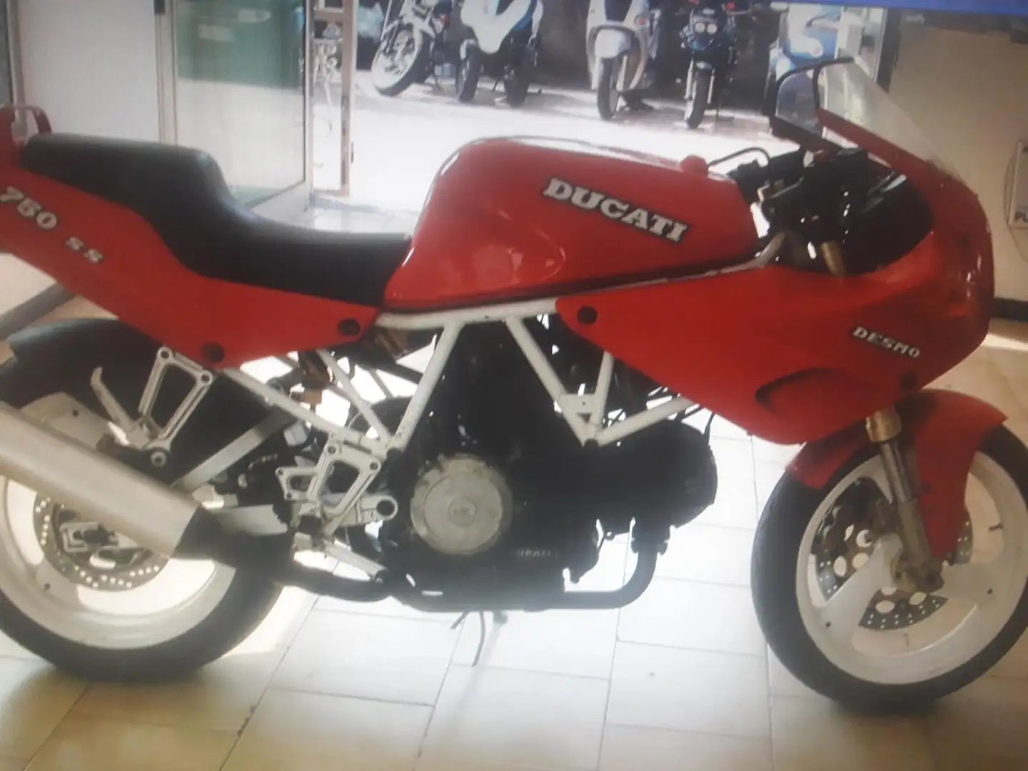 Ducati 750 SS Rojo - 1