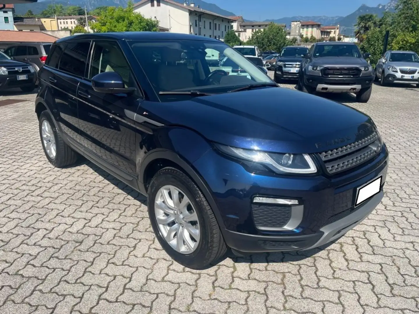 Land Rover Range Rover Evoque 2.0 eD4 5p. SE Dynamic Blauw - 2