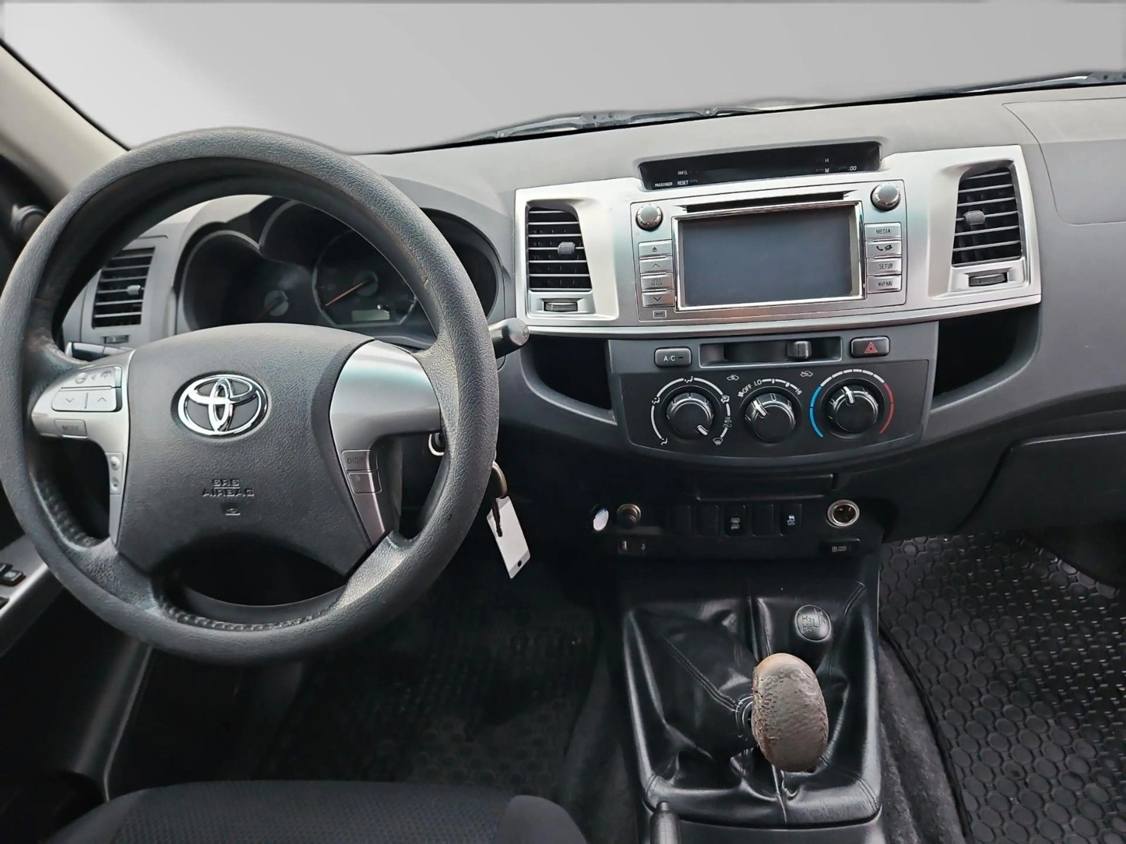 Toyota Hilux Double Cab Comfort 4x4 — photo 15