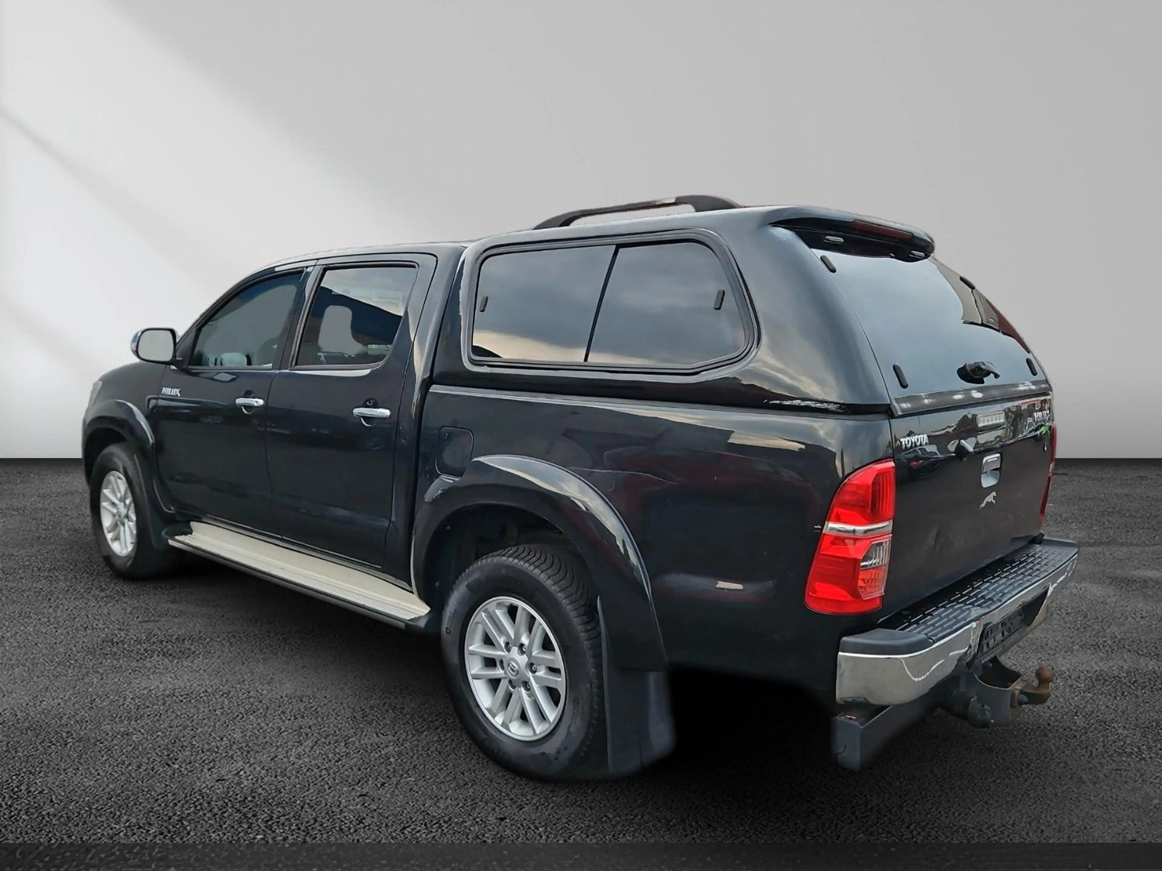 Toyota Hilux Double Cab Comfort 4x4 — photo 3