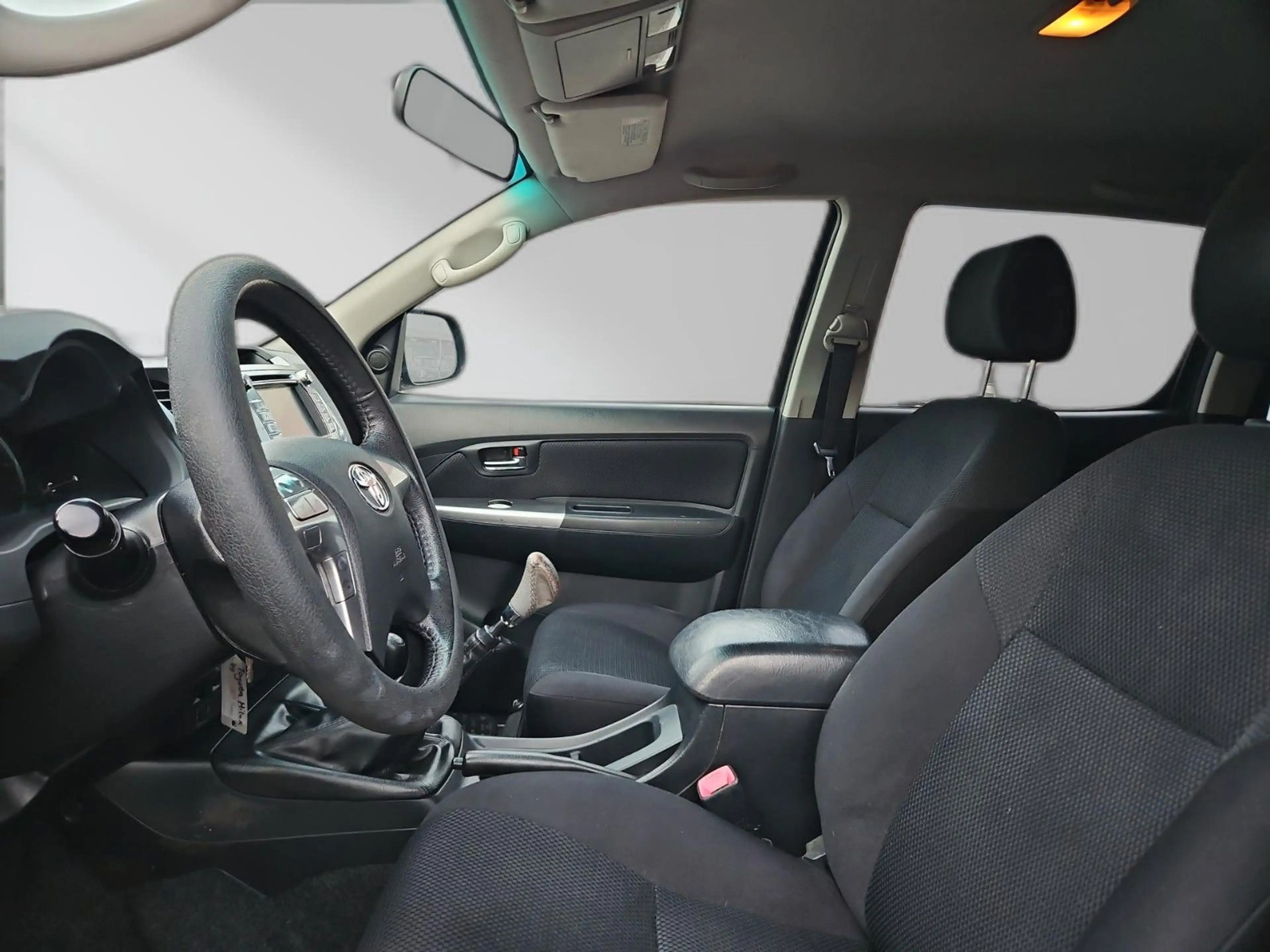 Toyota Hilux Double Cab Comfort 4x4 — photo 10