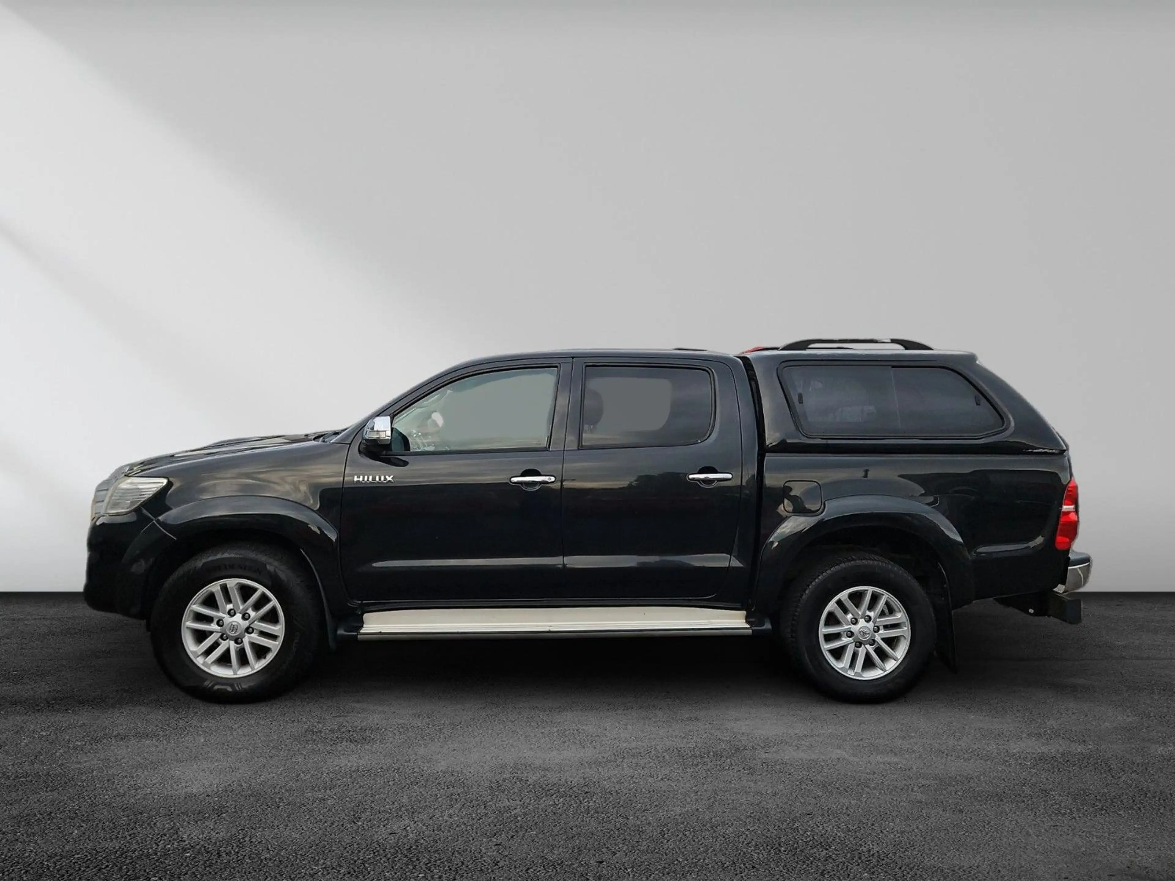Toyota Hilux Double Cab Comfort 4x4 — photo 2