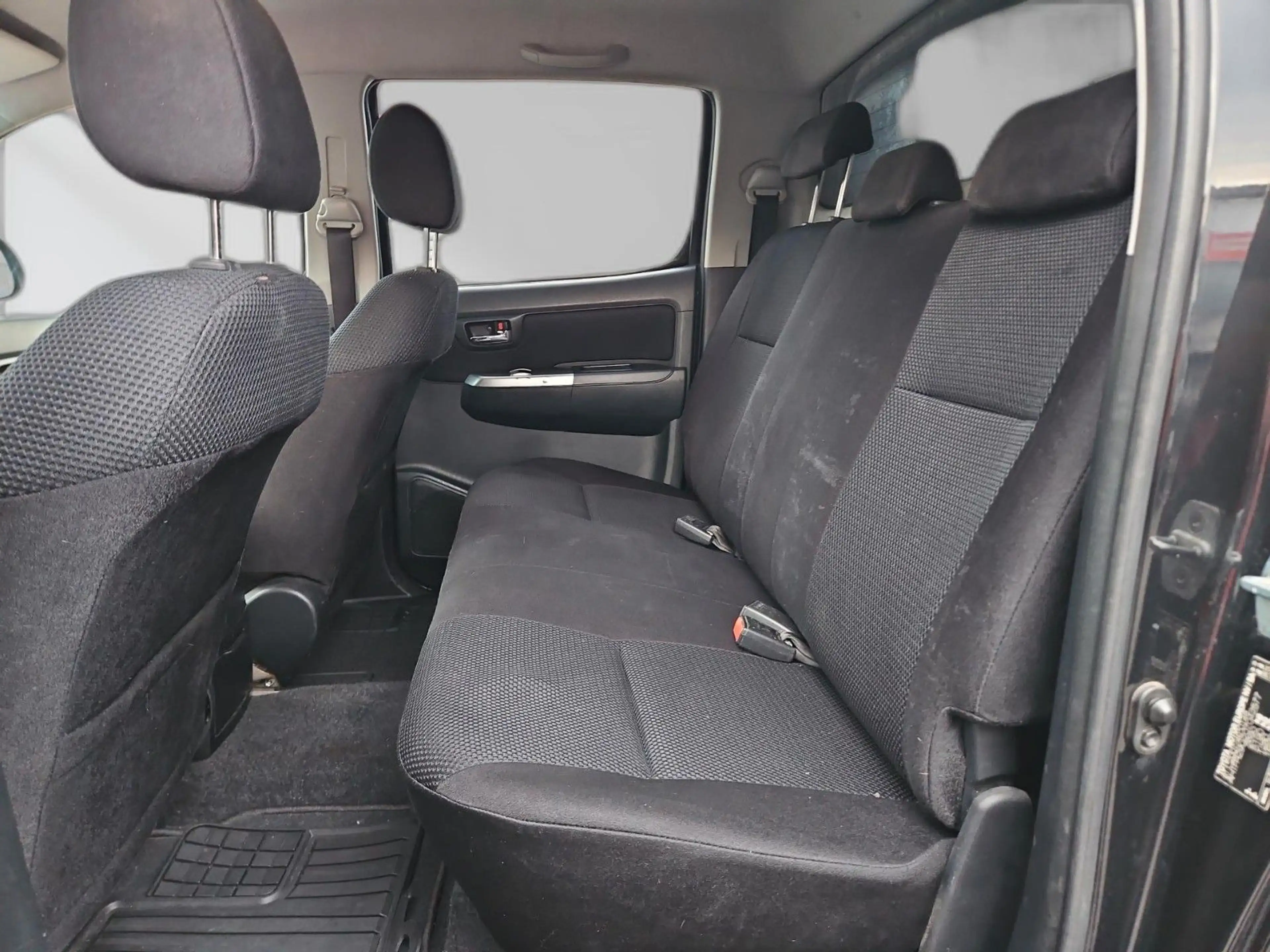Toyota Hilux Double Cab Comfort 4x4 — photo 11