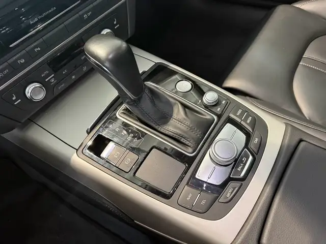 Audi A6 Avant view 16