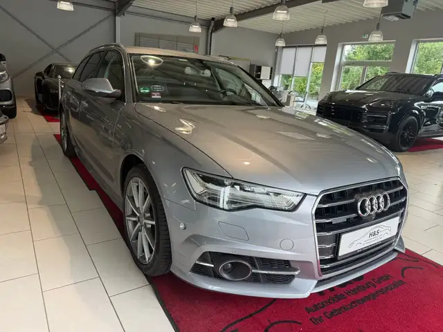 Audi A6 Avant view 3