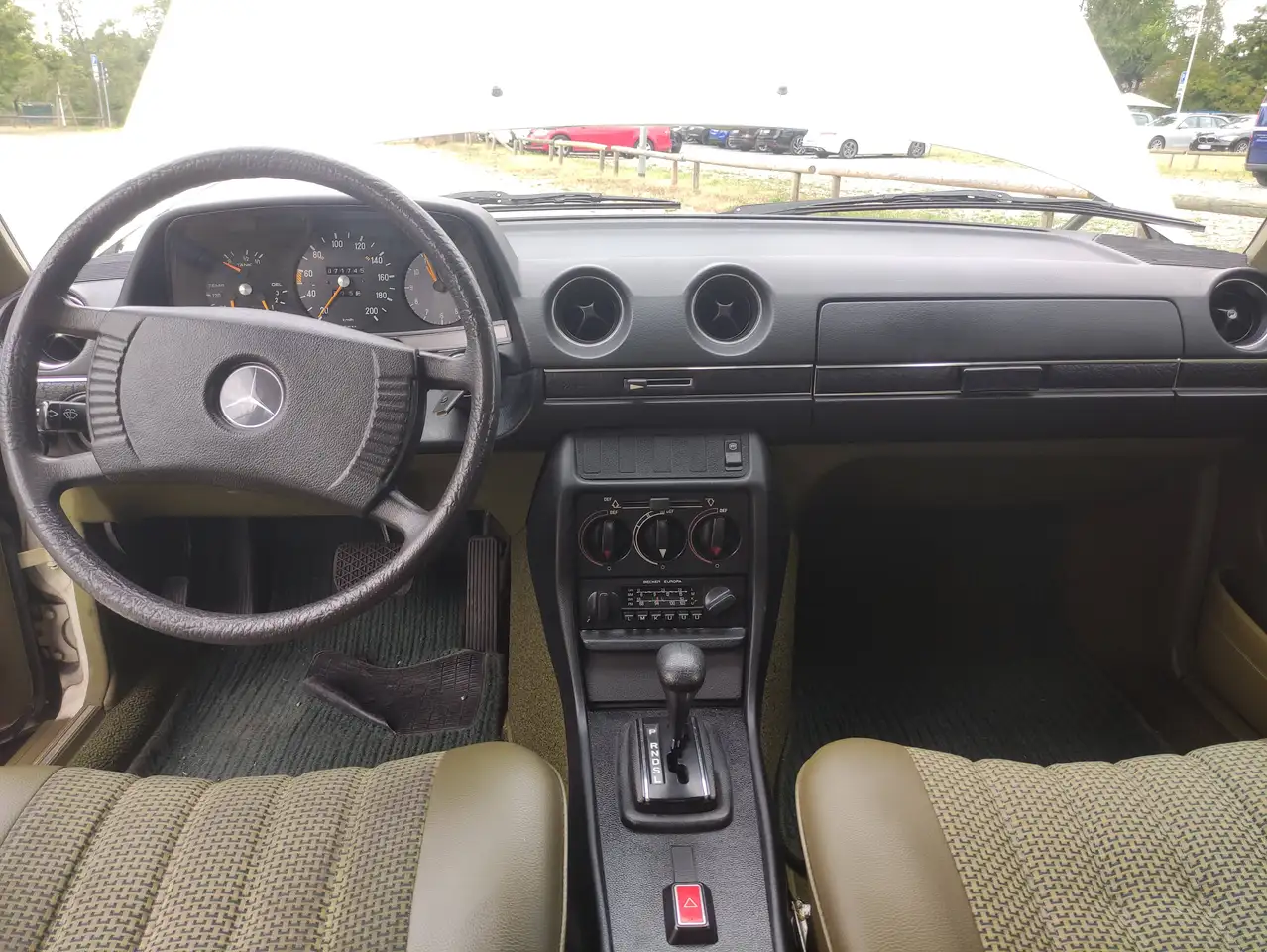 Mercedes-Benz 230, foto 12