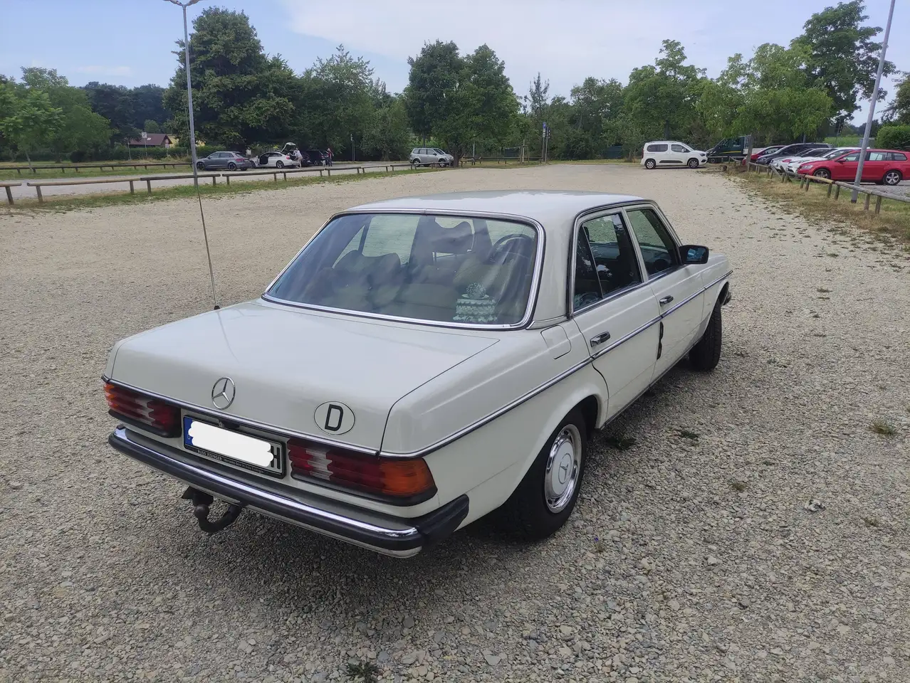 Mercedes-Benz 230, foto 3