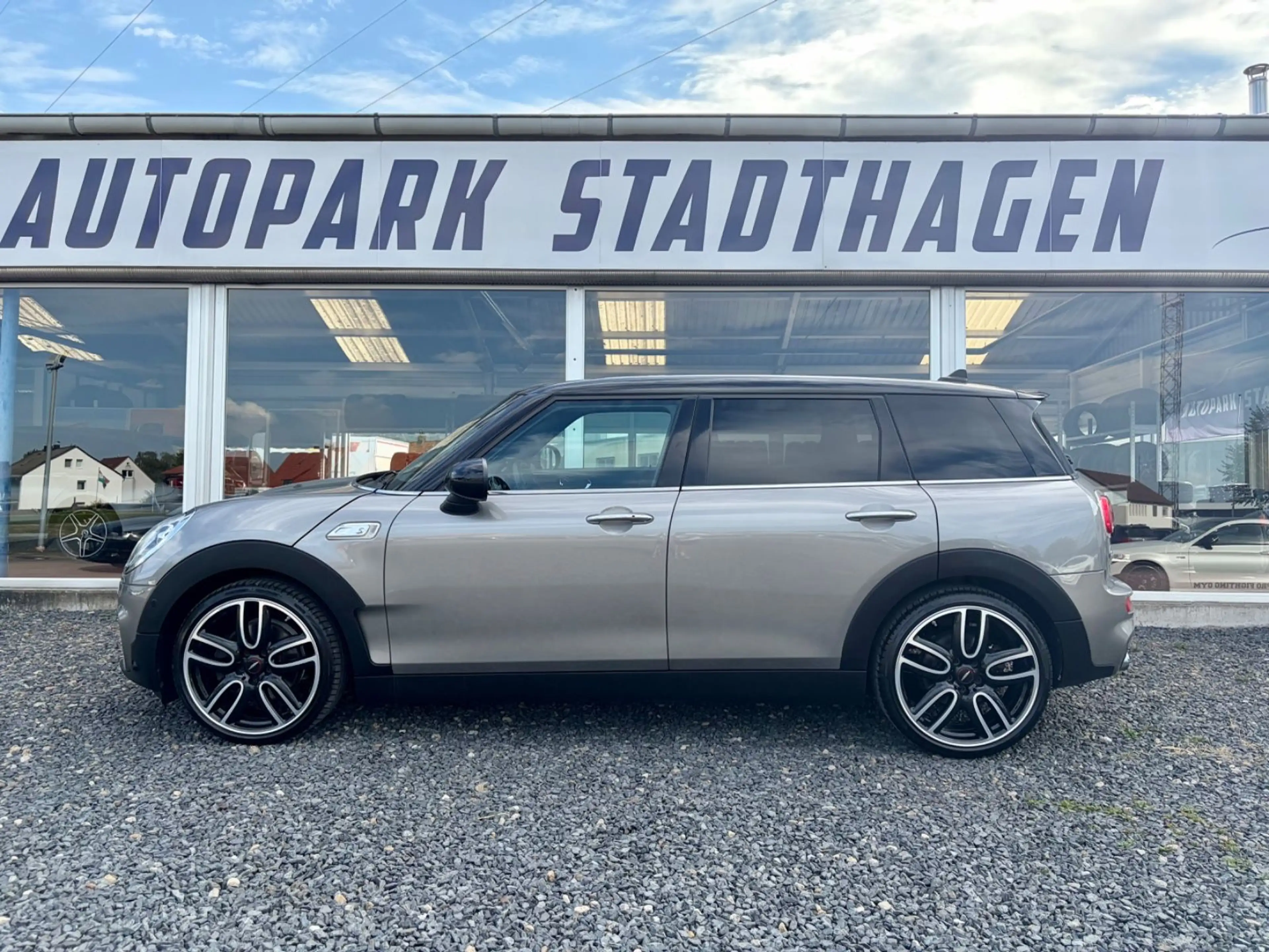 MINI Cooper S Clubman JCW PANO*KAMERA*H&K*LED* — photo 4