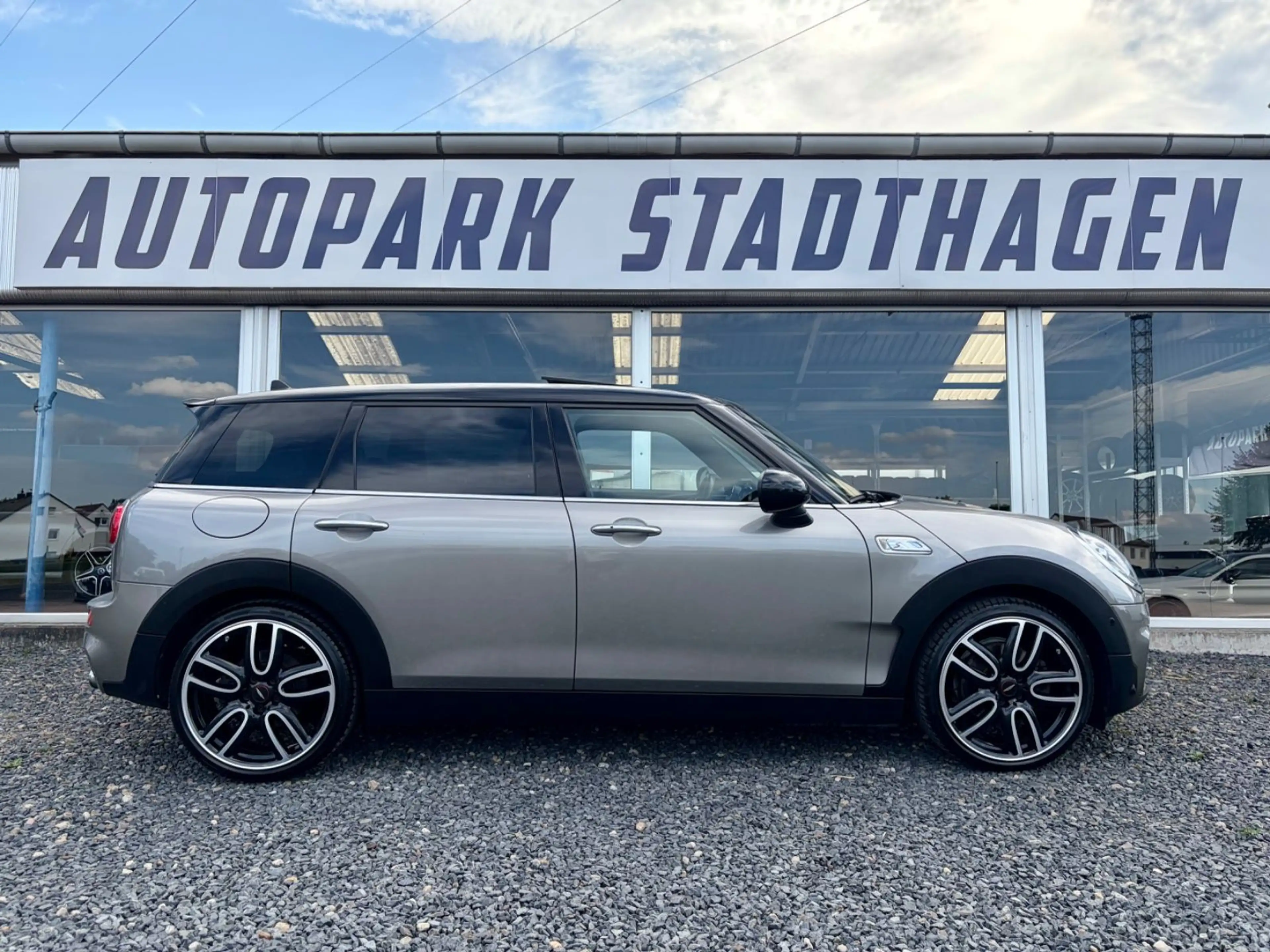 MINI Cooper S Clubman JCW PANO*KAMERA*H&K*LED* — photo 8