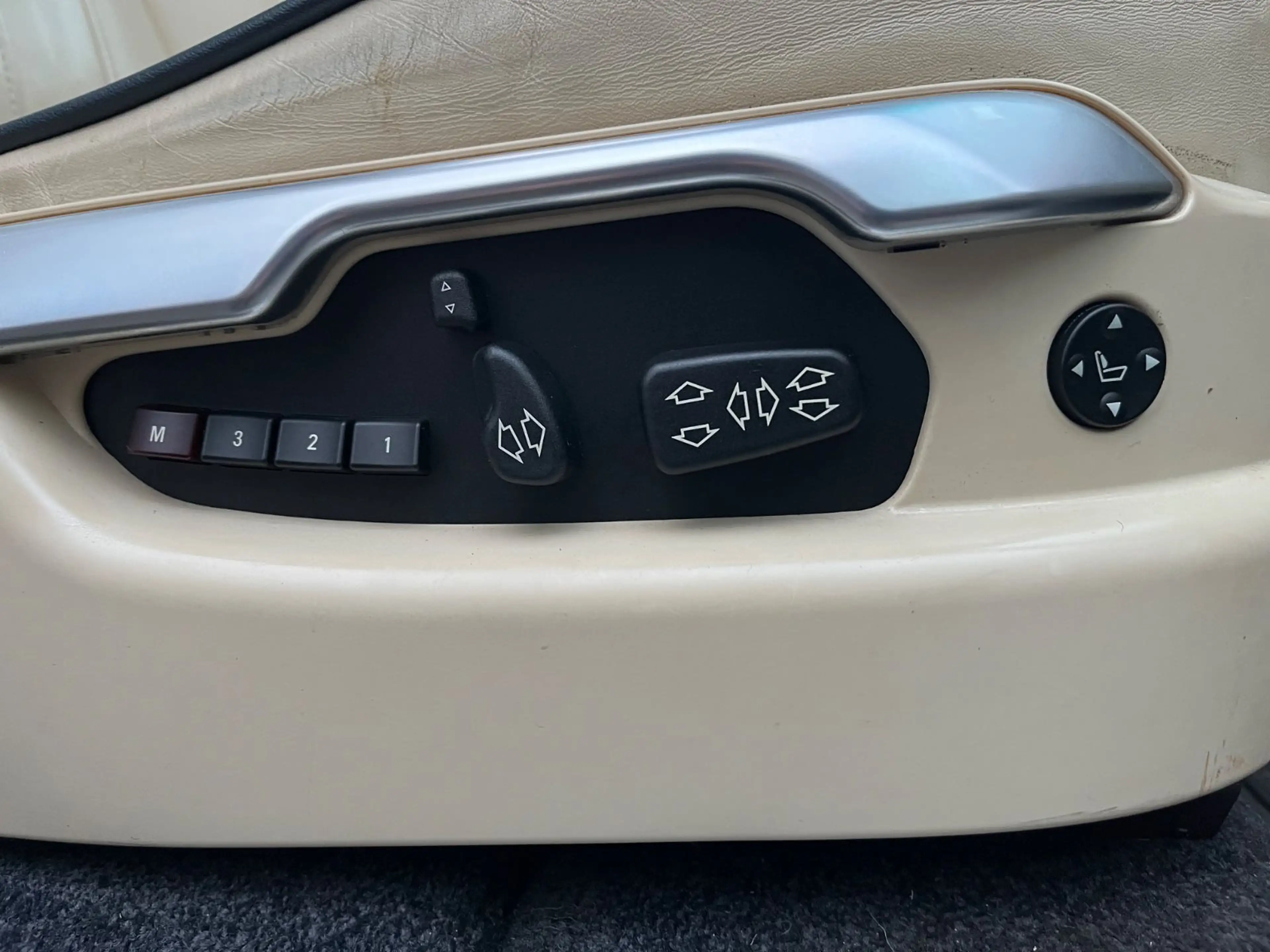 Land Rover Range Rover V8 TD Vogue Xen Virtu Memo SD H&K LF — photo 14