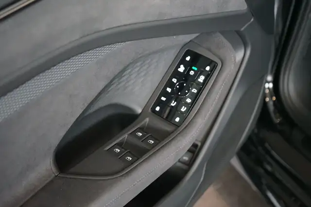 Audi A6 view 12