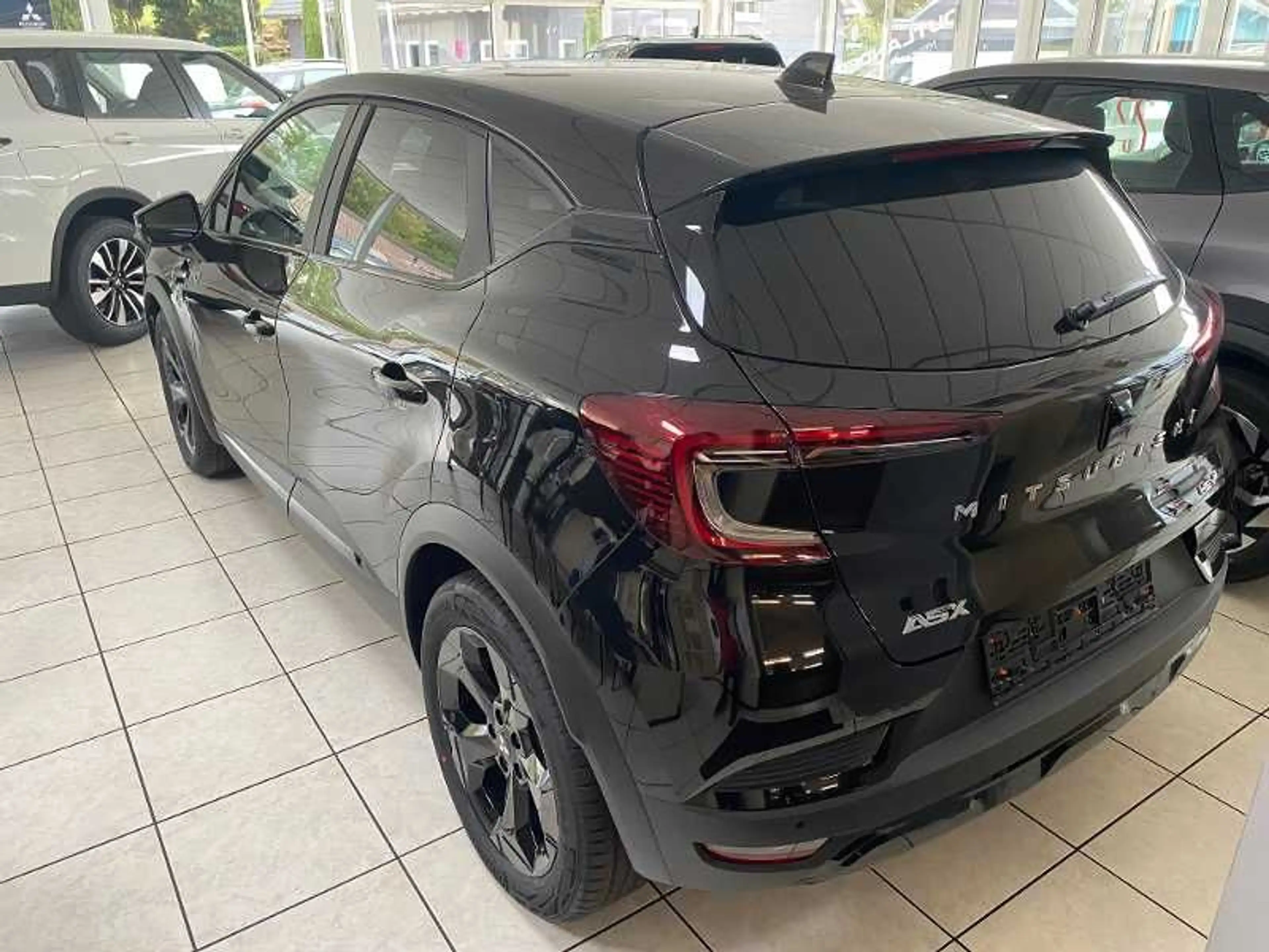 Mitsubishi ASX 1.8 Hybrid Black — photo 3