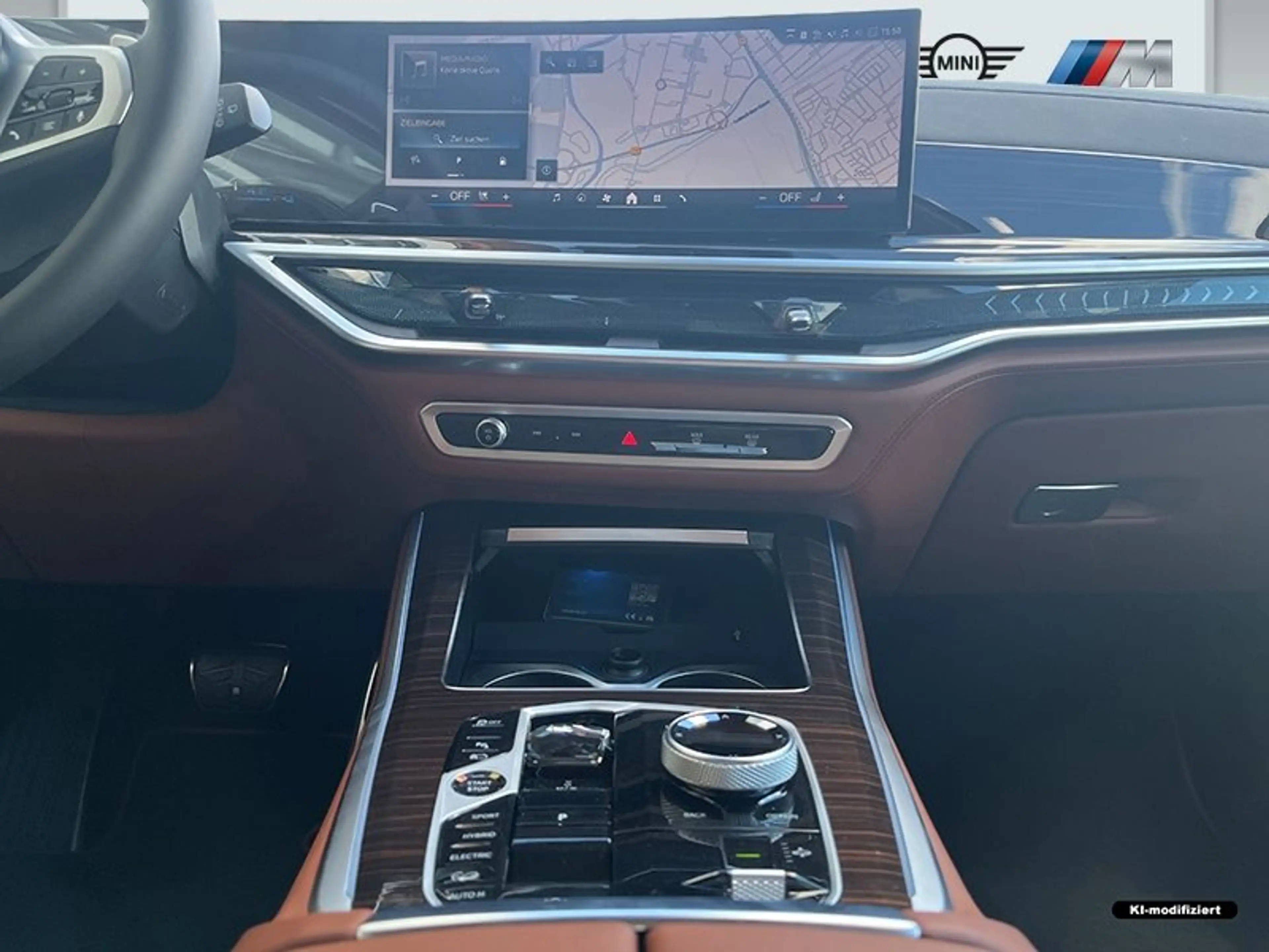 BMW X5 xDrive50e M Sportpaket B&W Surround DAB LED — photo 13