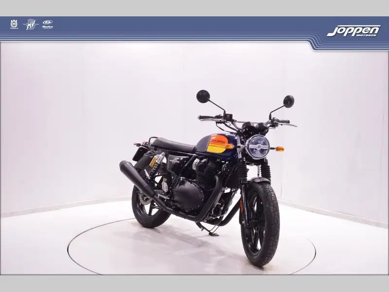 Royal Enfield Interceptor - foto 2