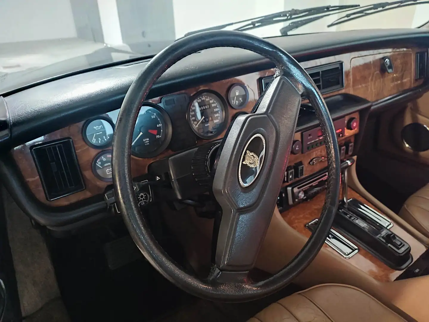Jaguar XJ12 5.3 V12 HE Sovereign - 2
