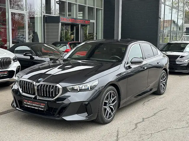 BMW i5 xDrive40 M-Paket / AHK / Iconic Glow / SZH / Bo...