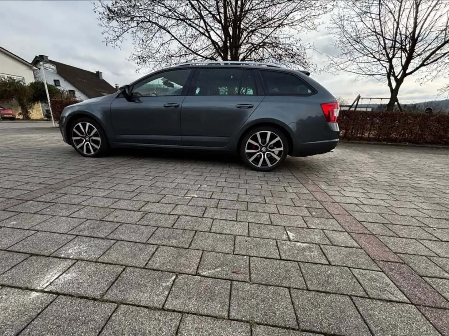 Skoda Octavia Combi 2.0 TDI (Green tec) RS - 2