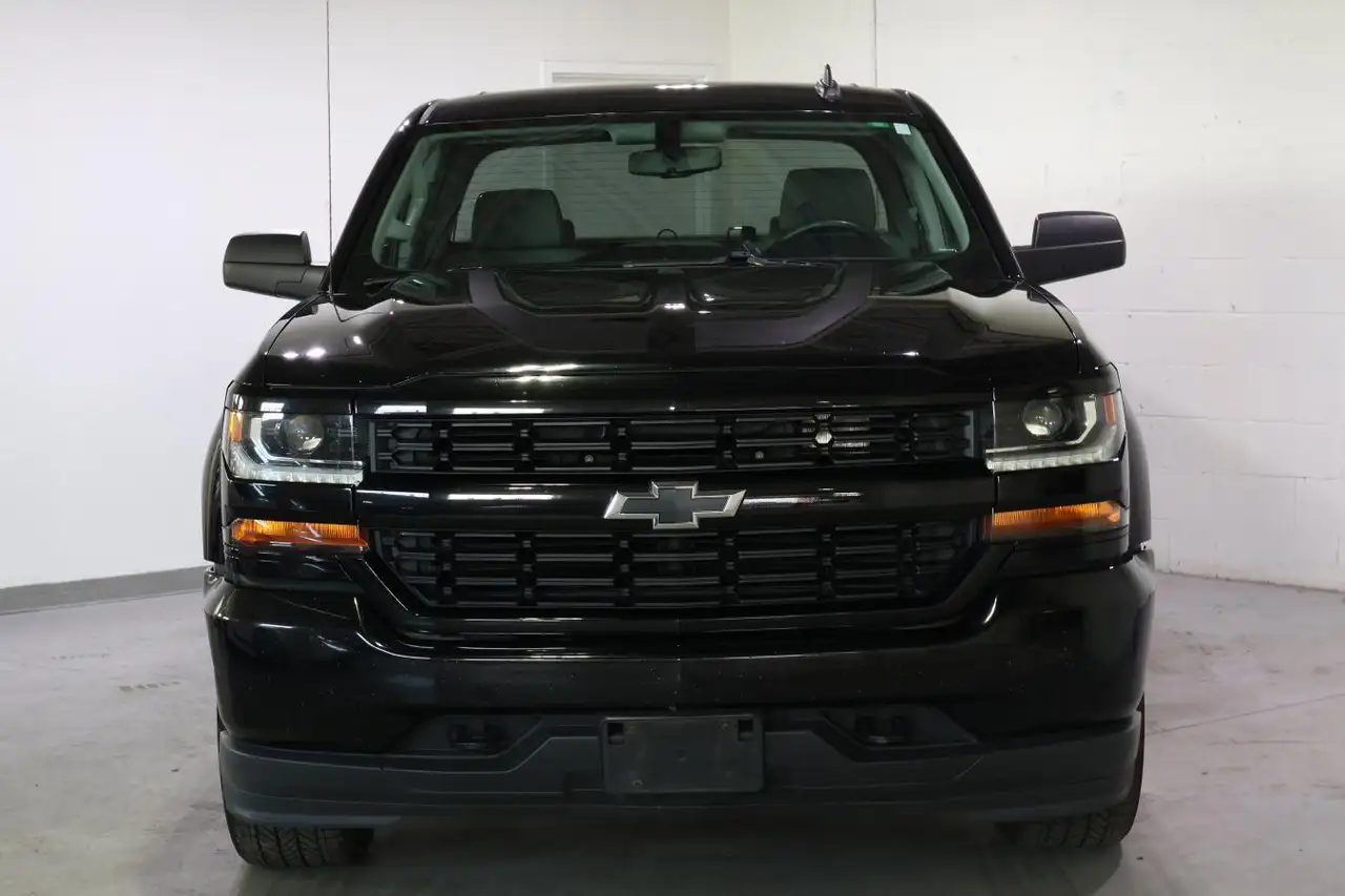 Chevrolet Silverado 1500 снимка Chevrolet Silverado 1500