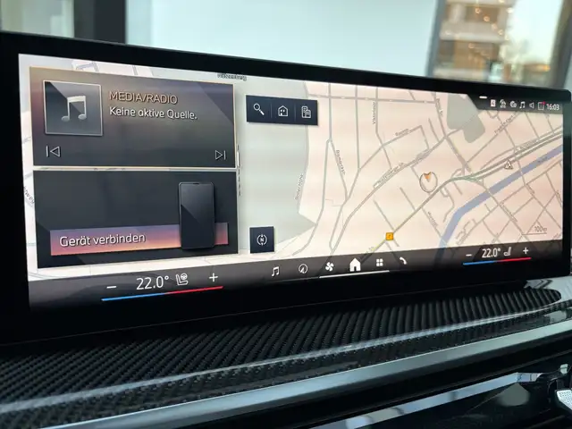 BMW X6 view 9
