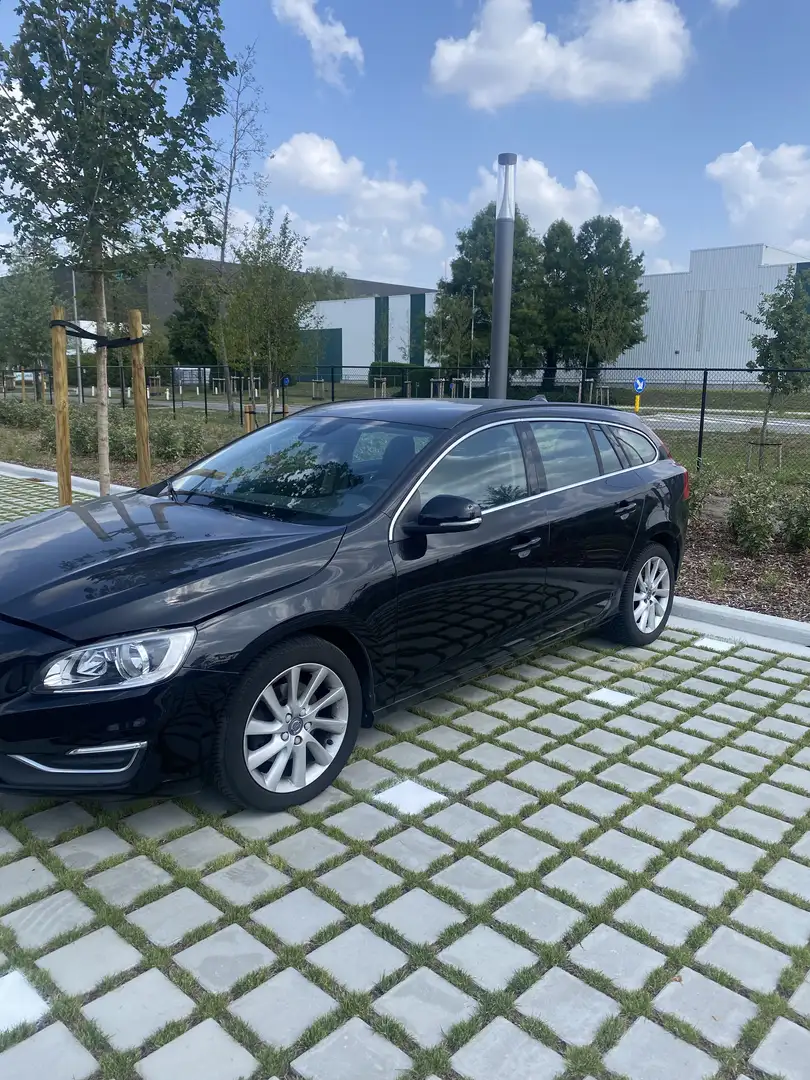 Volvo V60 D2 Geartronic Momentum - 1