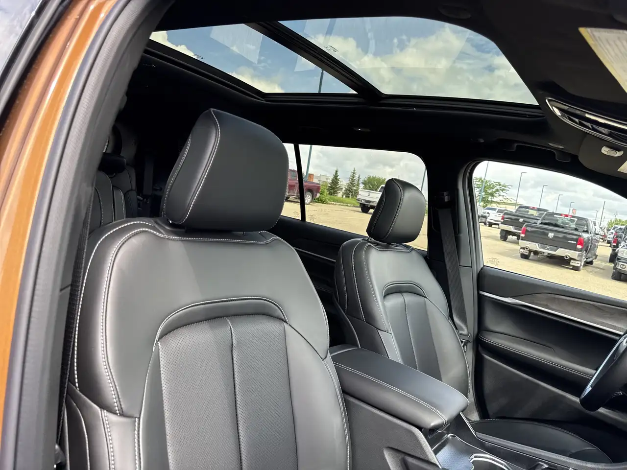 Jeep Grand Cherokee 2026 — фото 15