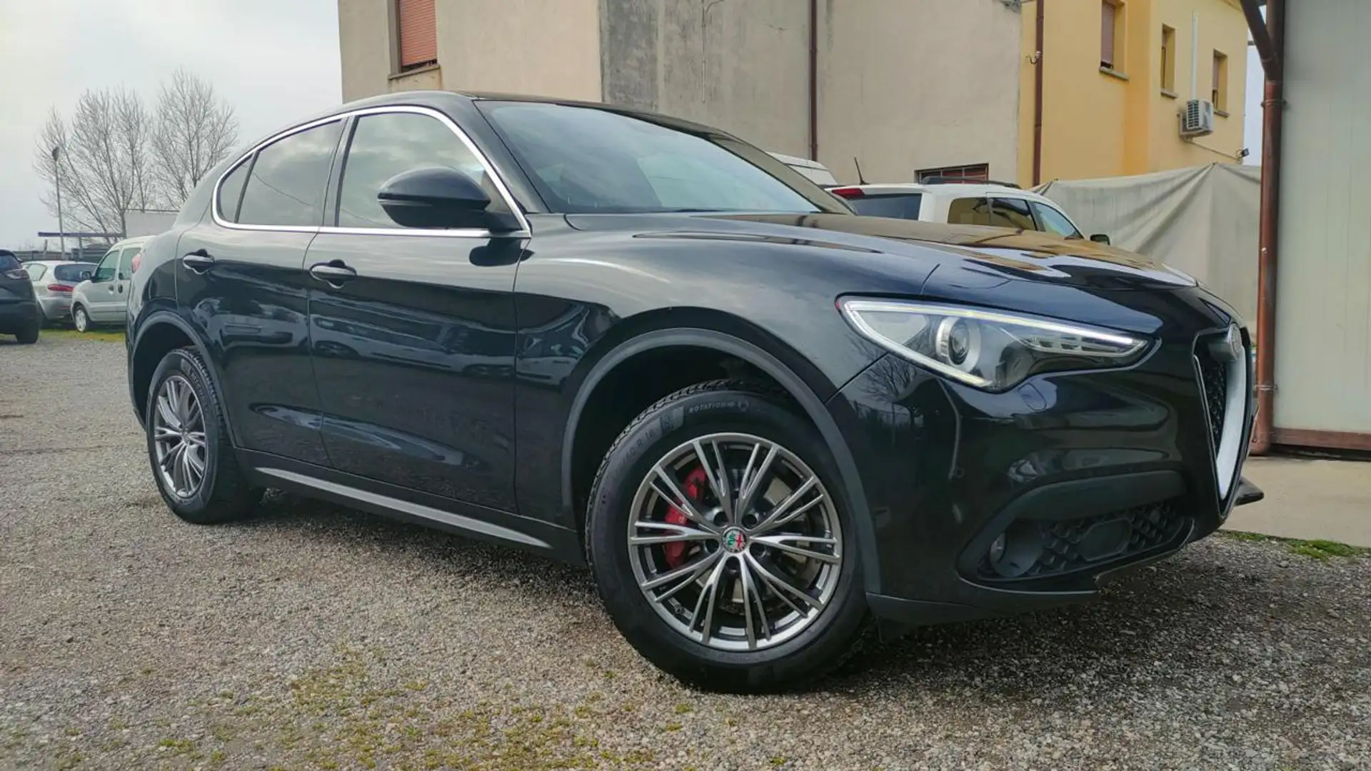 Alfa Romeo Stelvio 2.2 Turbodiesel 210 CV AT8 Q4 Executive Zwart - 1