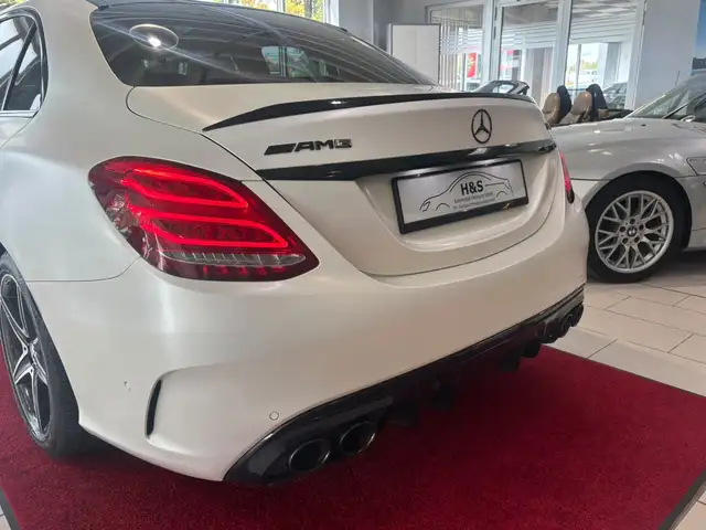 Mercedes-Benz C-Class view 4