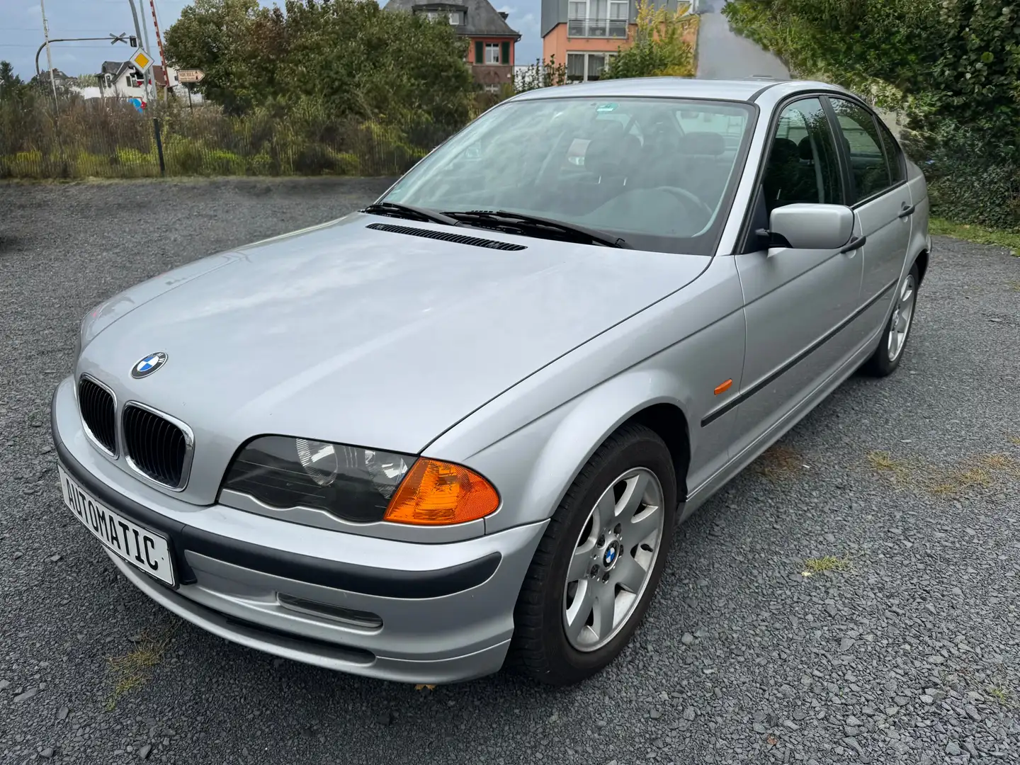BMW 318 3er 318i 2 Hand/TÜV/AU Neu Benzin/LPG Grau - 1