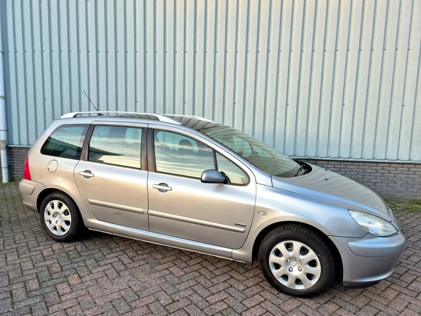 Peugeot 307 1.6 16v Navtech Airco-Cruise CTRL Grigio - 2